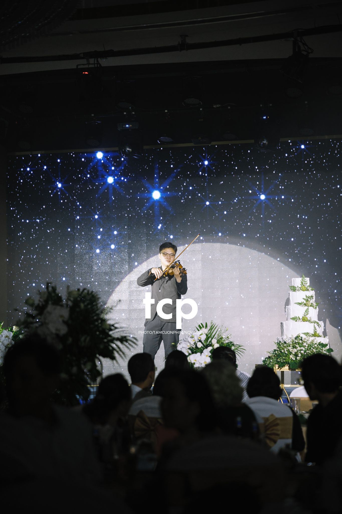 Tám Cuộn Phim - Hơi ấm ngày chung đôi