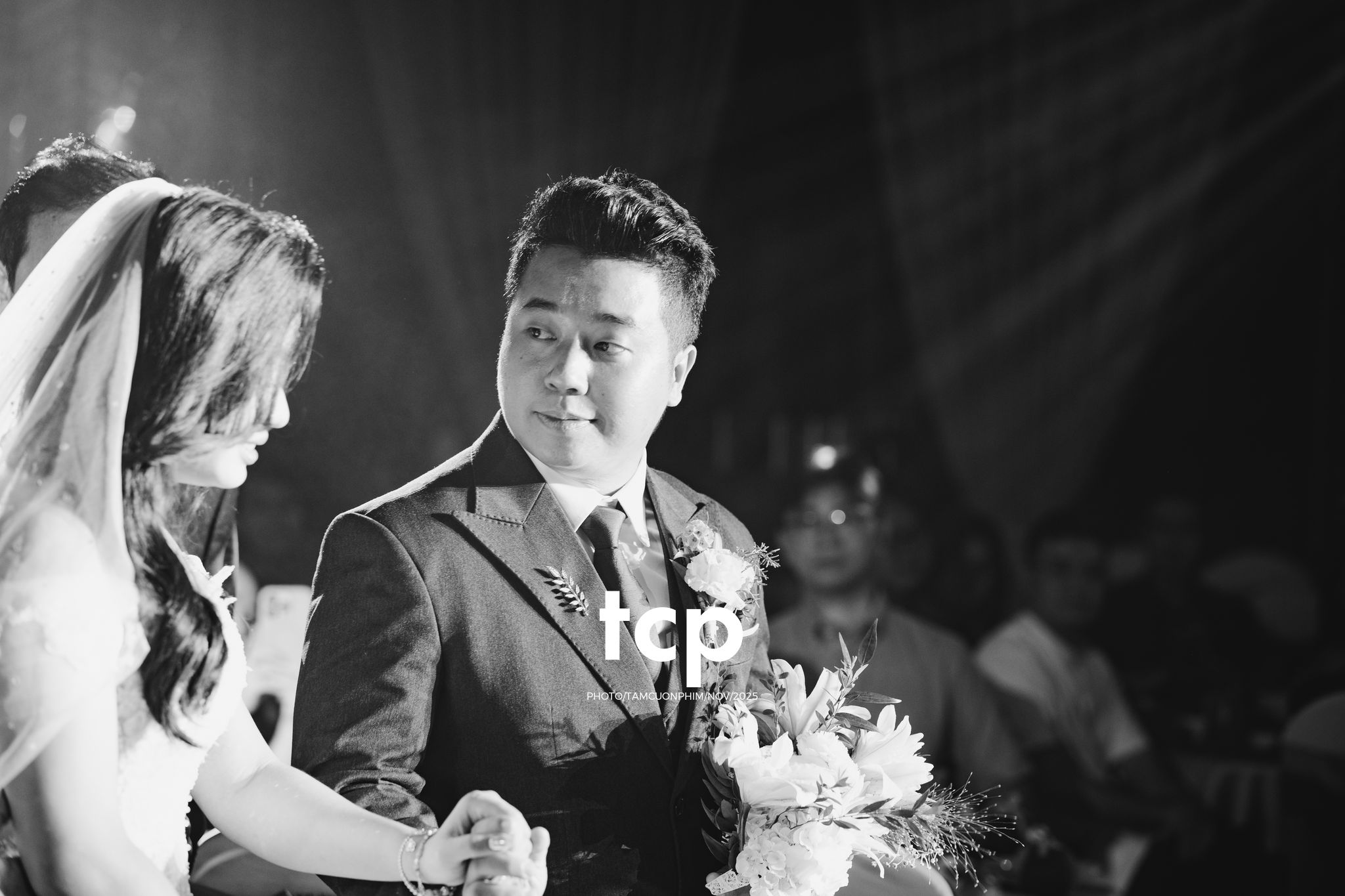 Tám Cuộn Phim - Hơi ấm ngày chung đôi