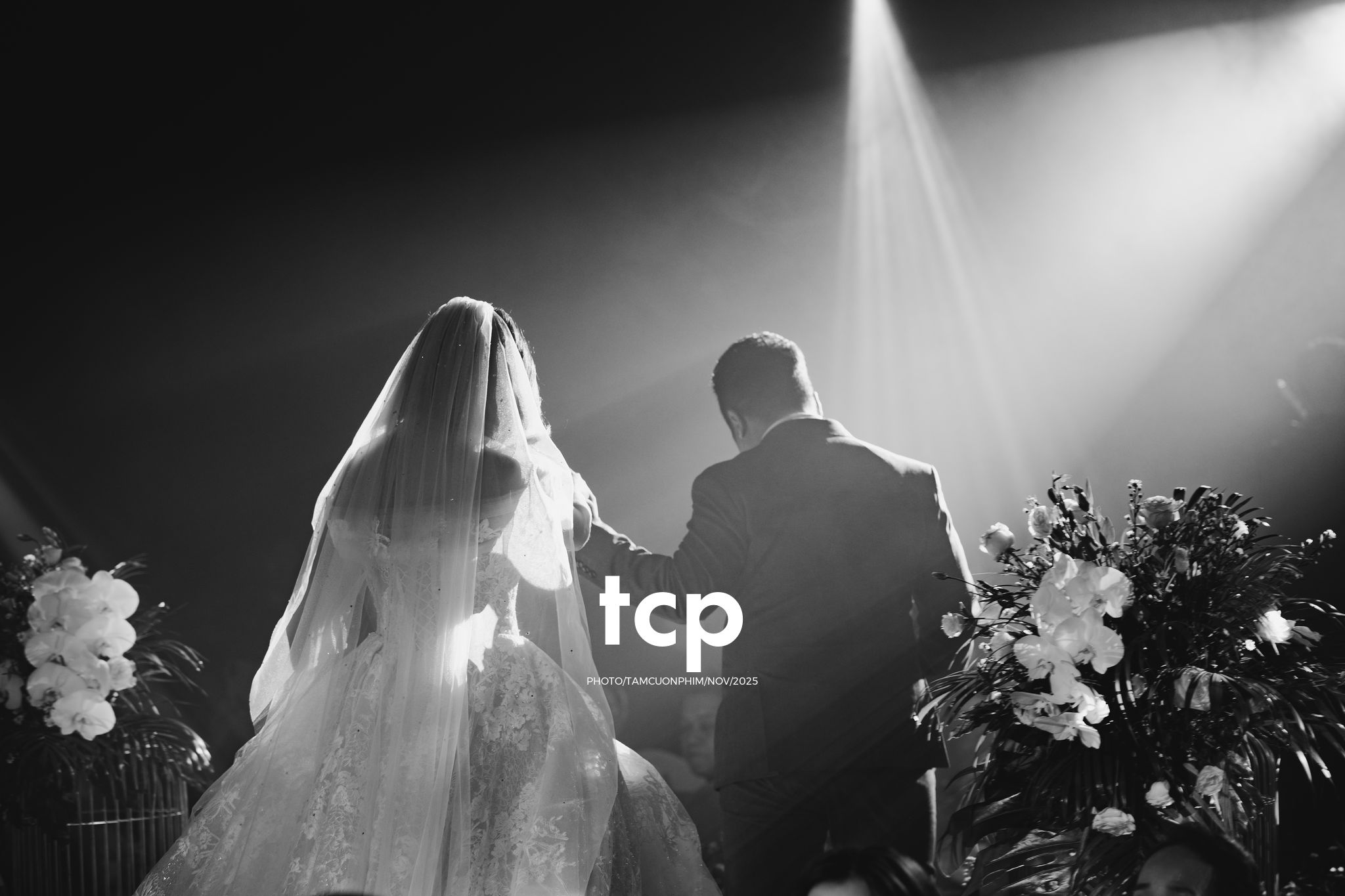 Tám Cuộn Phim - Hơi ấm ngày chung đôi