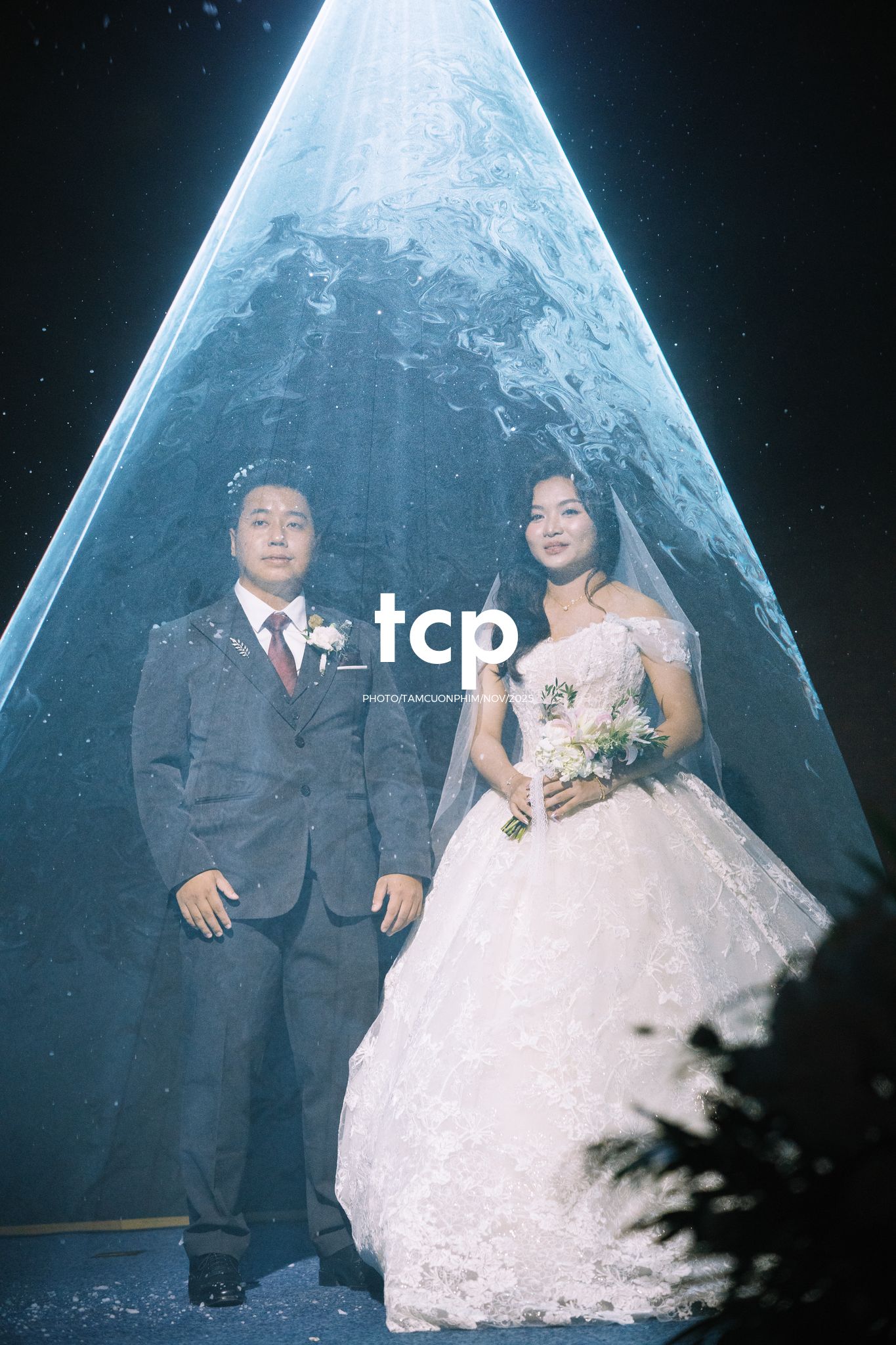 Tám Cuộn Phim - Hơi ấm ngày chung đôi