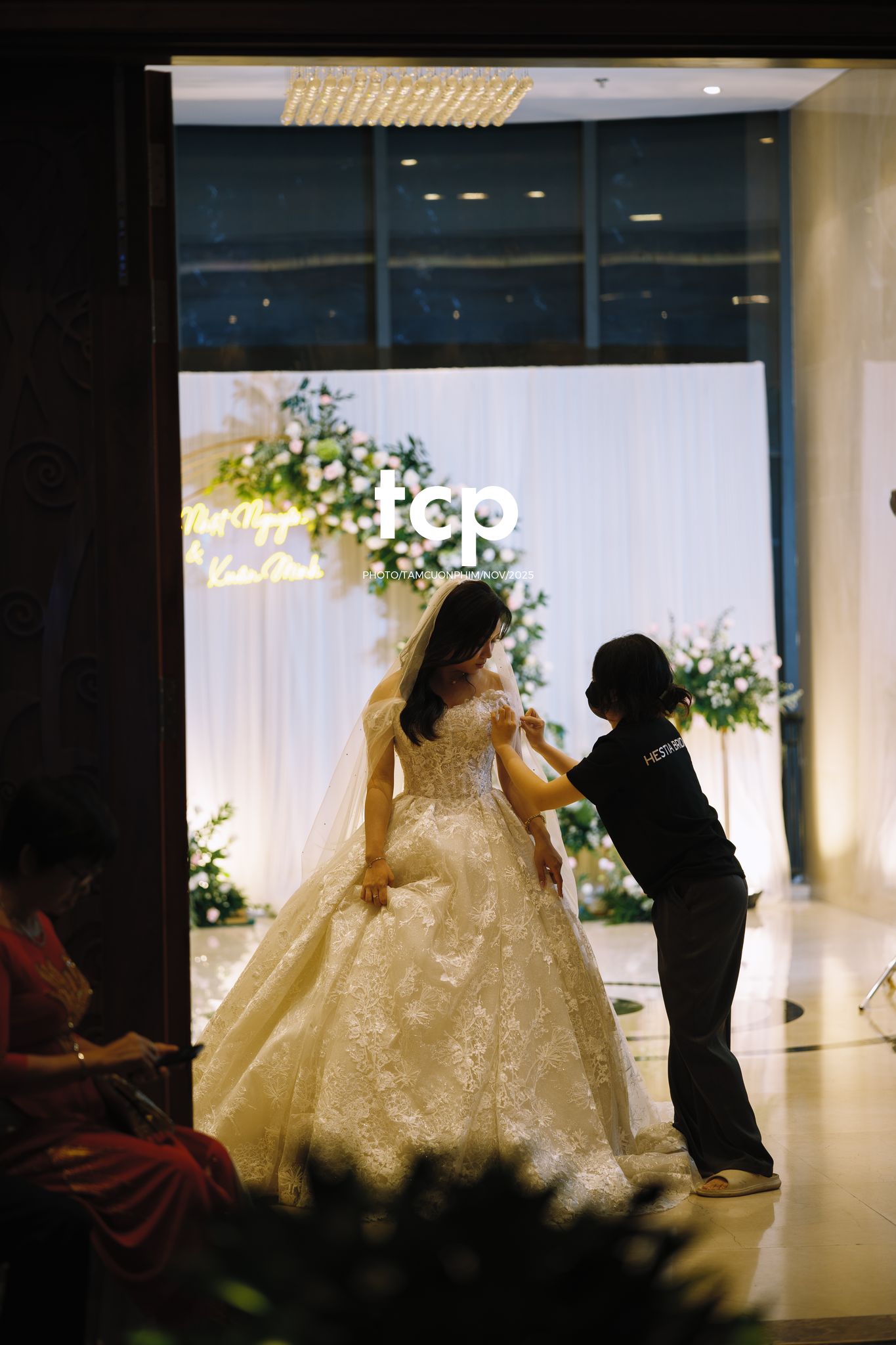 Tám Cuộn Phim - Hơi ấm ngày chung đôi