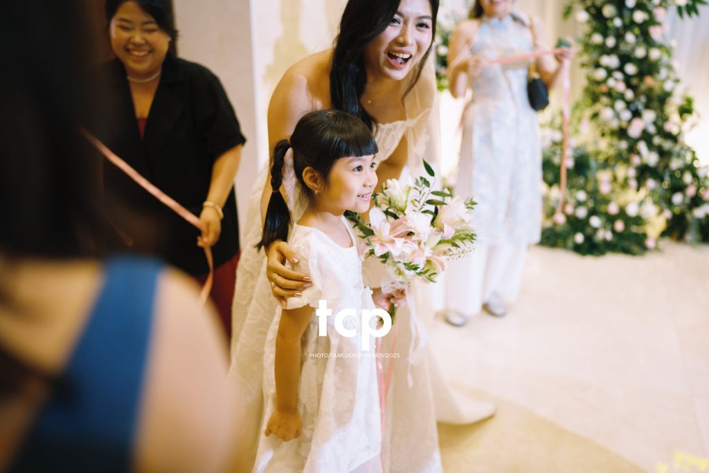 Tám Cuộn Phim - Hơi ấm ngày chung đôi