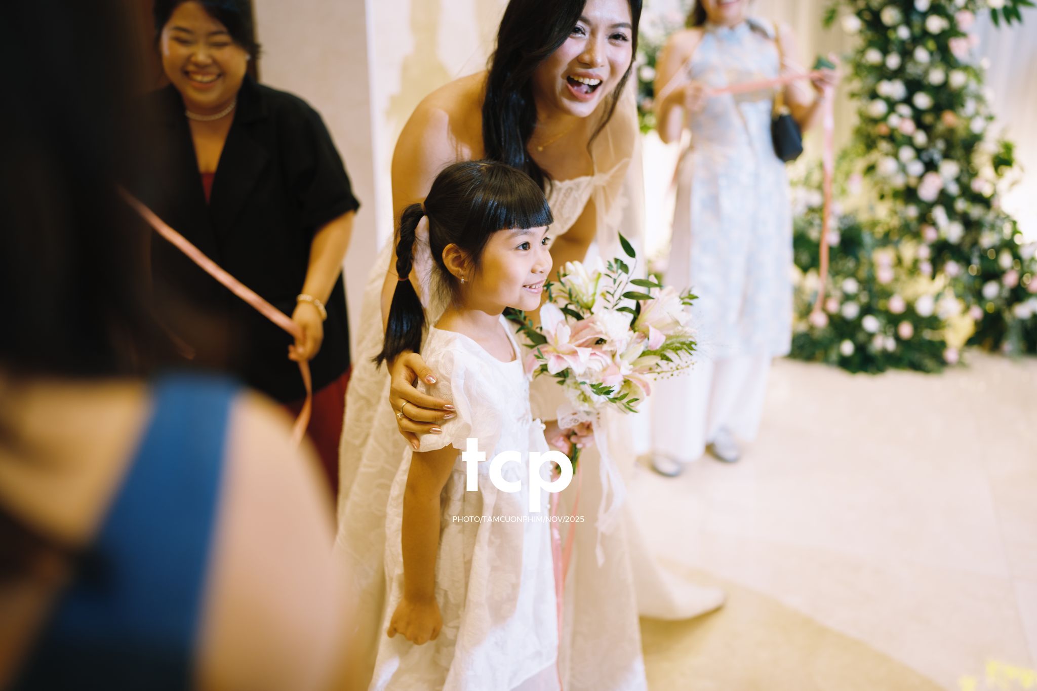 Tám Cuộn Phim - Hơi ấm ngày chung đôi