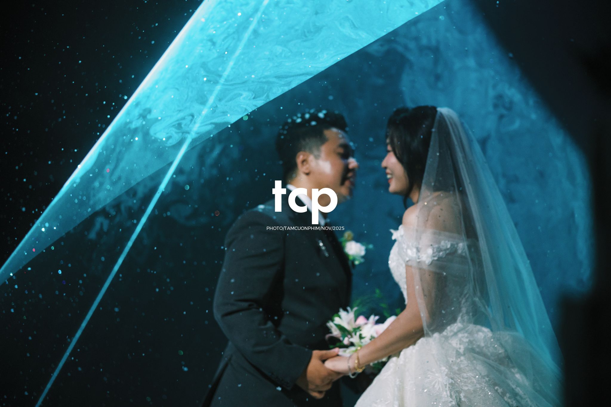 Tám Cuộn Phim - Hơi ấm ngày chung đôi