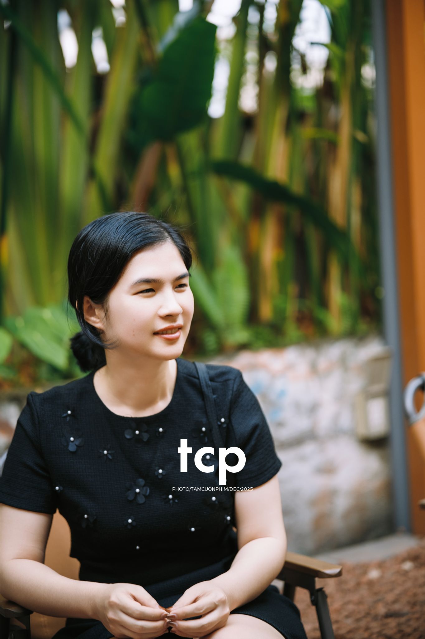 Tám Cuộn Phim - Hương cà phê và sắc đỏ mùa lễ hội