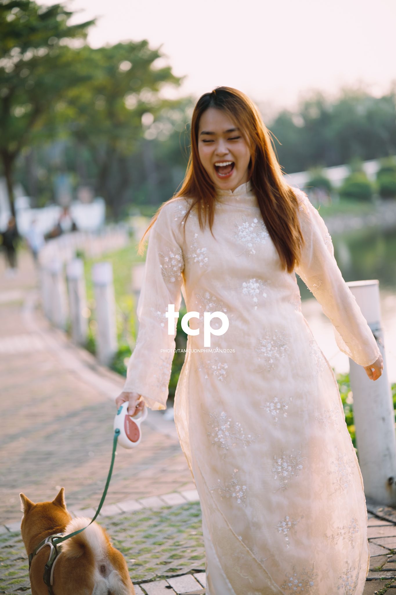 Tám Cuộn Phim - Nét duyên dáng trong buổi chiều dạo phố cùng người bạn nhỏ