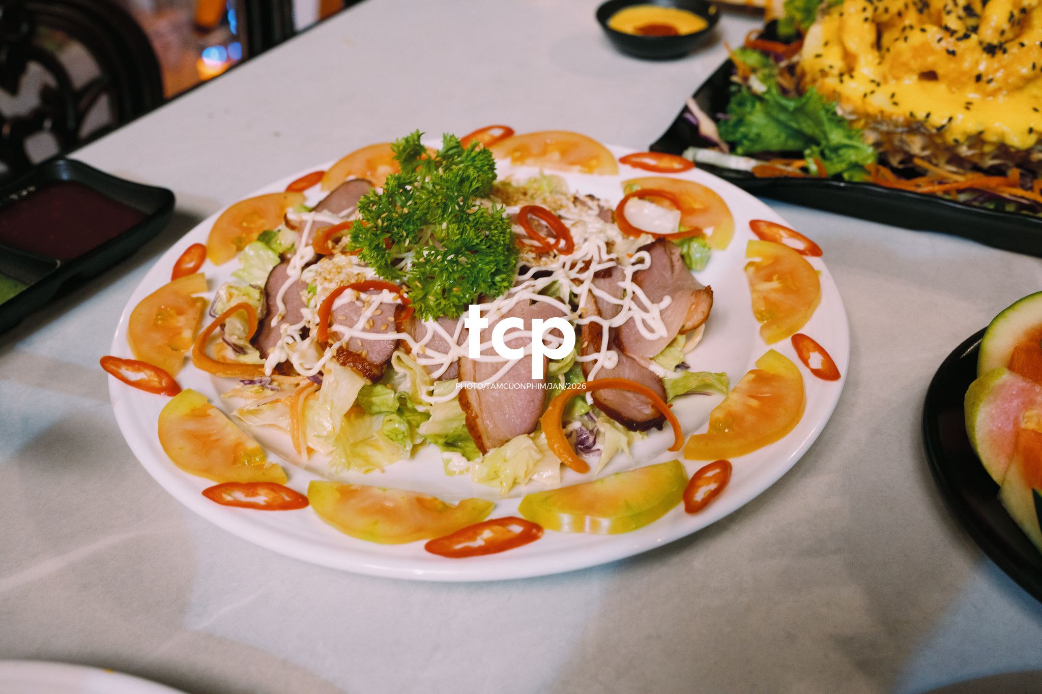 Tám Cuộn Phim - Chiếc view triệu đô cùng hội bạn "tâm đầu ý hợp"