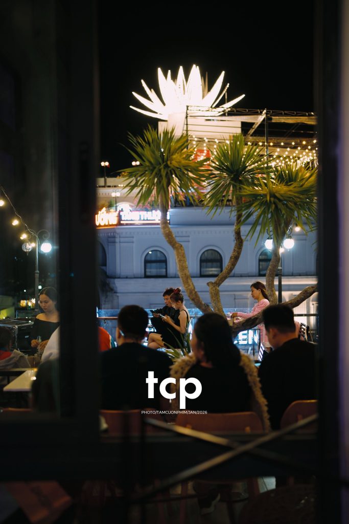 Tám Cuộn Phim - Chiếc view triệu đô cùng hội bạn "tâm đầu ý hợp"