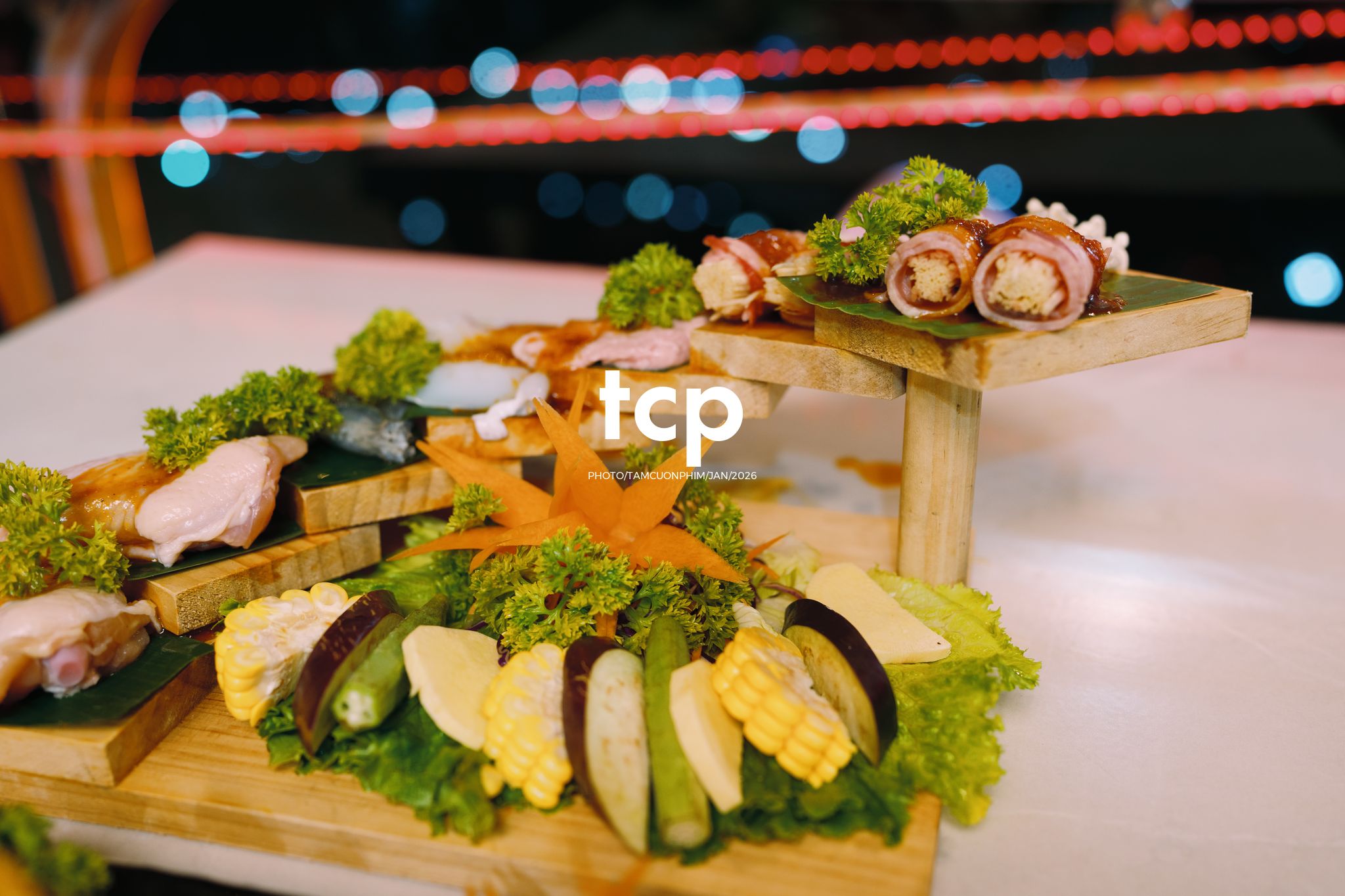 Tám Cuộn Phim - Chiếc view triệu đô cùng hội bạn "tâm đầu ý hợp"