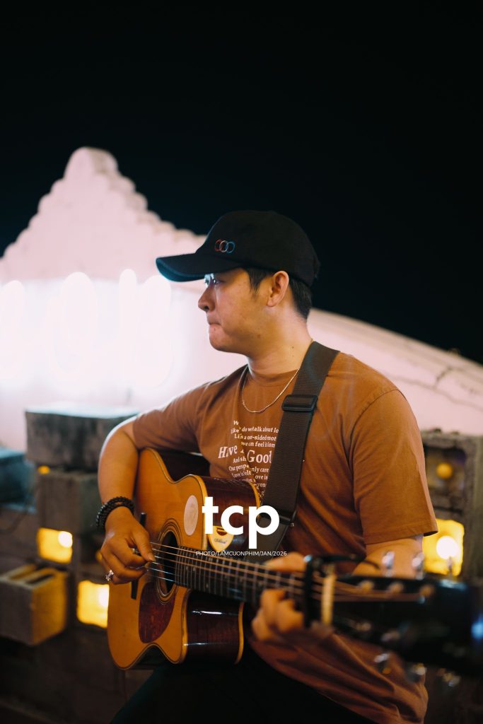 Tám Cuộn Phim - Chiếc view triệu đô cùng hội bạn "tâm đầu ý hợp"