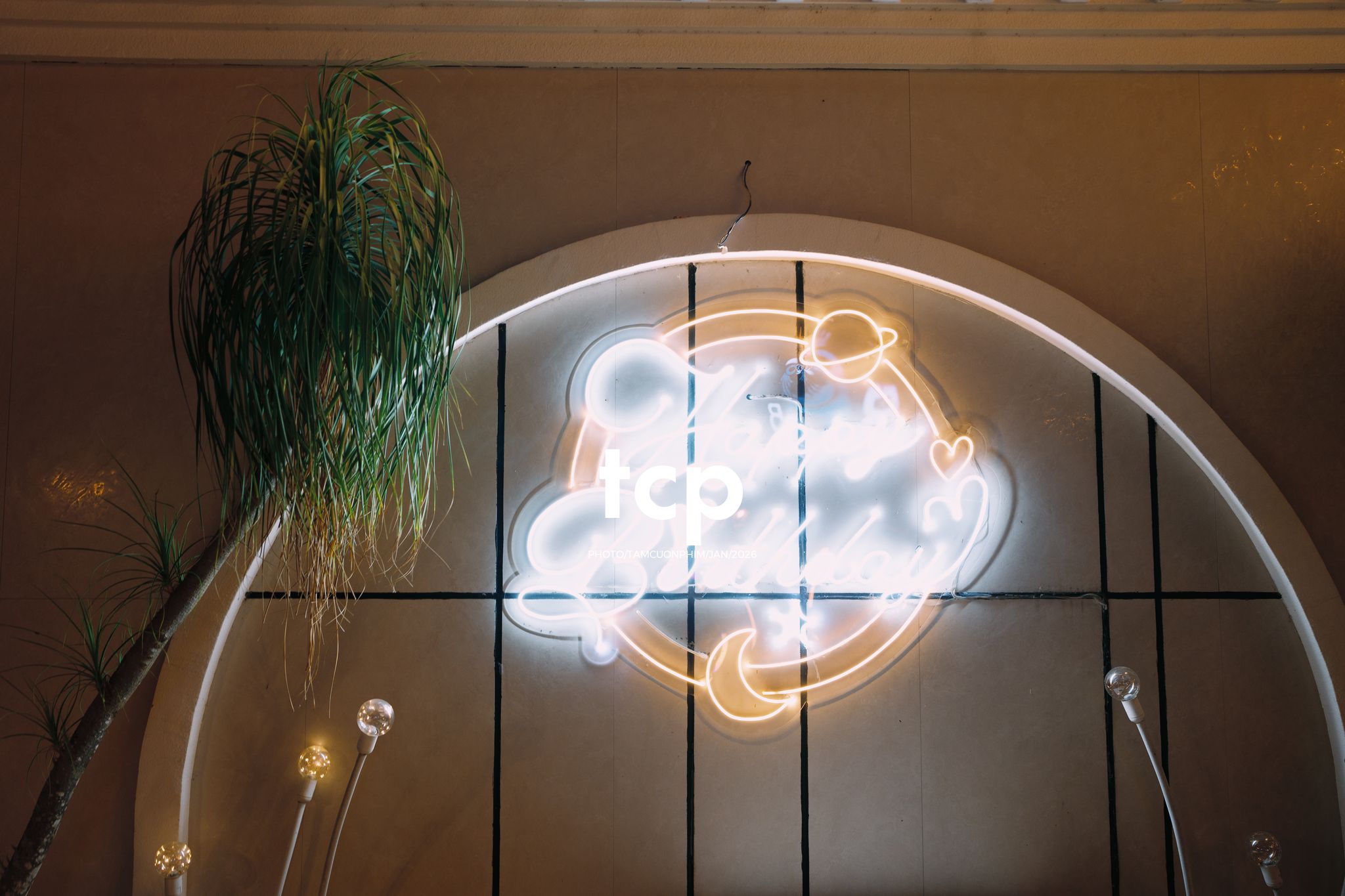 Tám Cuộn Phim - Chiếc view triệu đô cùng hội bạn "tâm đầu ý hợp"