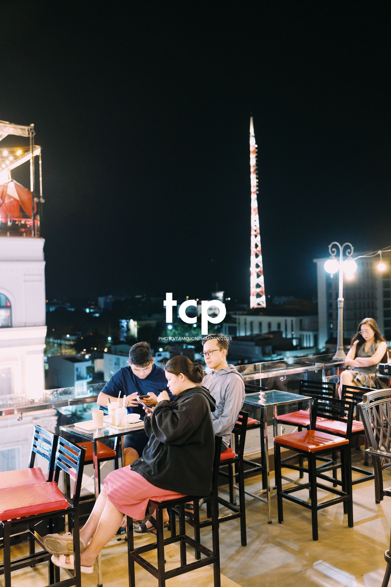 Tám Cuộn Phim - Chiếc view triệu đô cùng hội bạn "tâm đầu ý hợp"