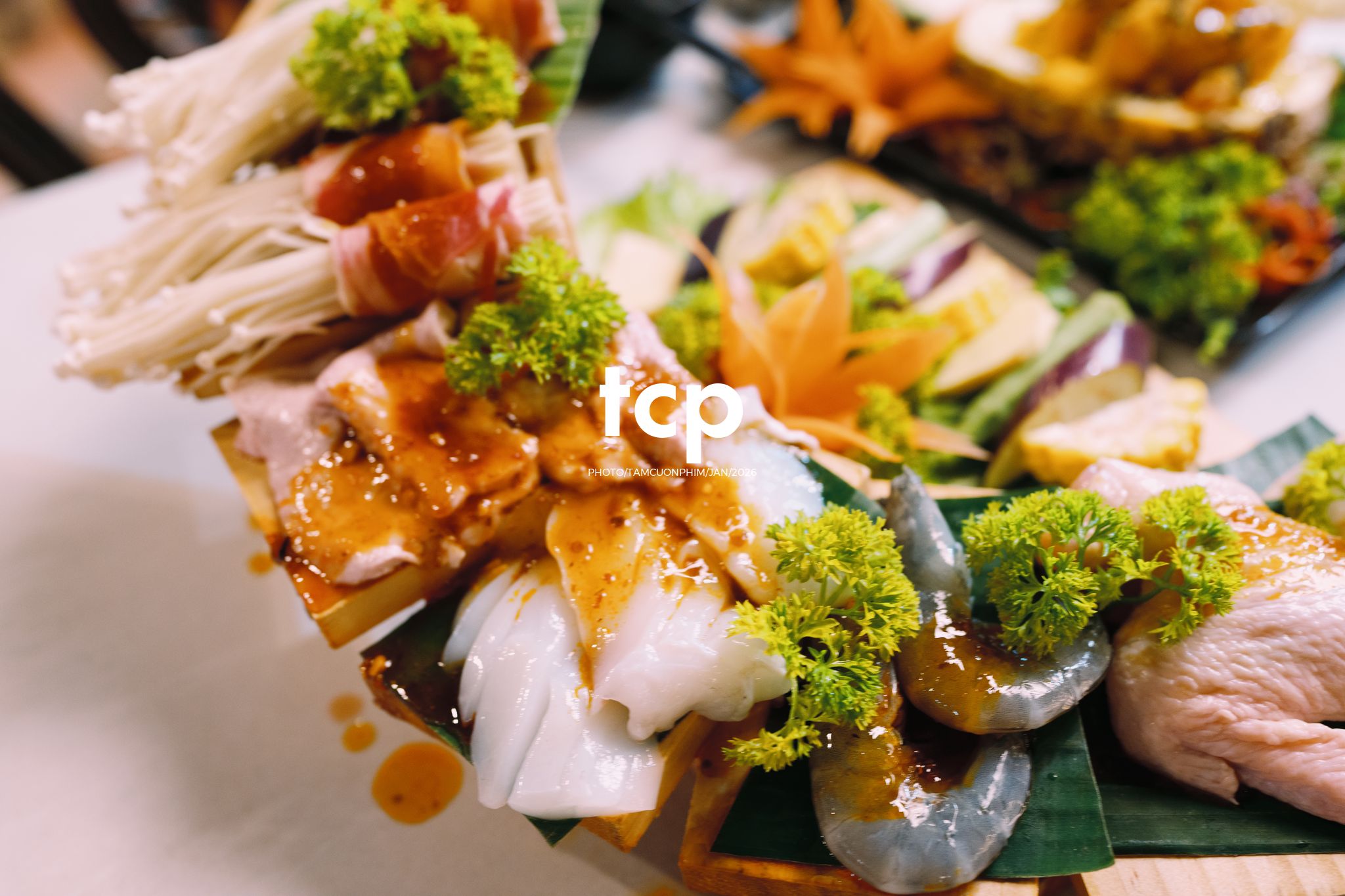 Tám Cuộn Phim - Chiếc view triệu đô cùng hội bạn "tâm đầu ý hợp"