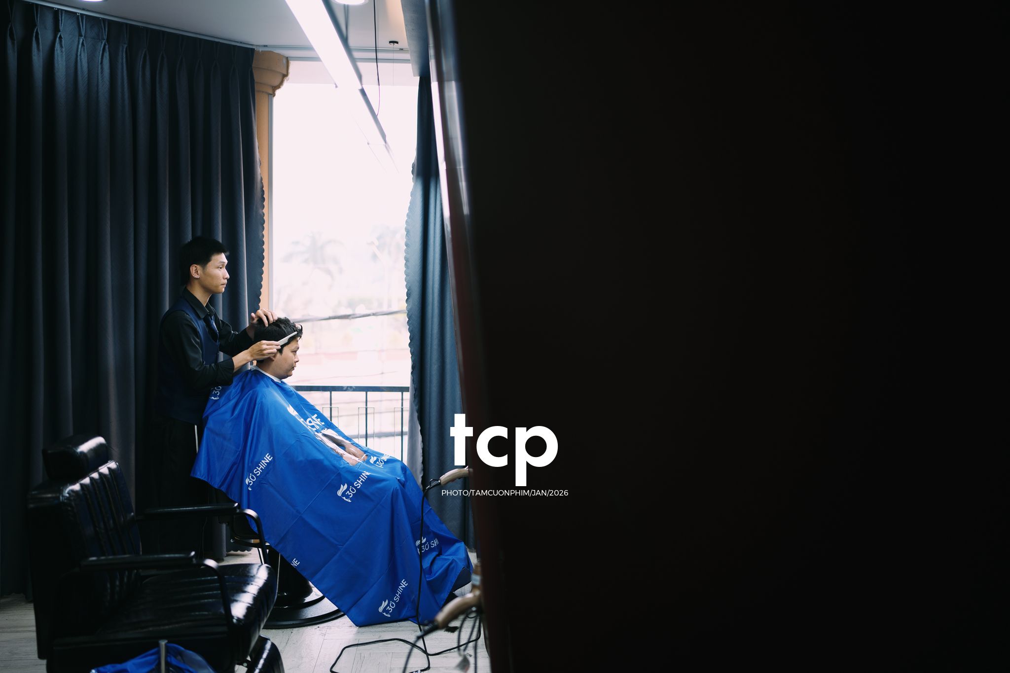 Tám Cuộn Phim - NHỊP ĐIỆU CỦA SỰ CHỈN CHU