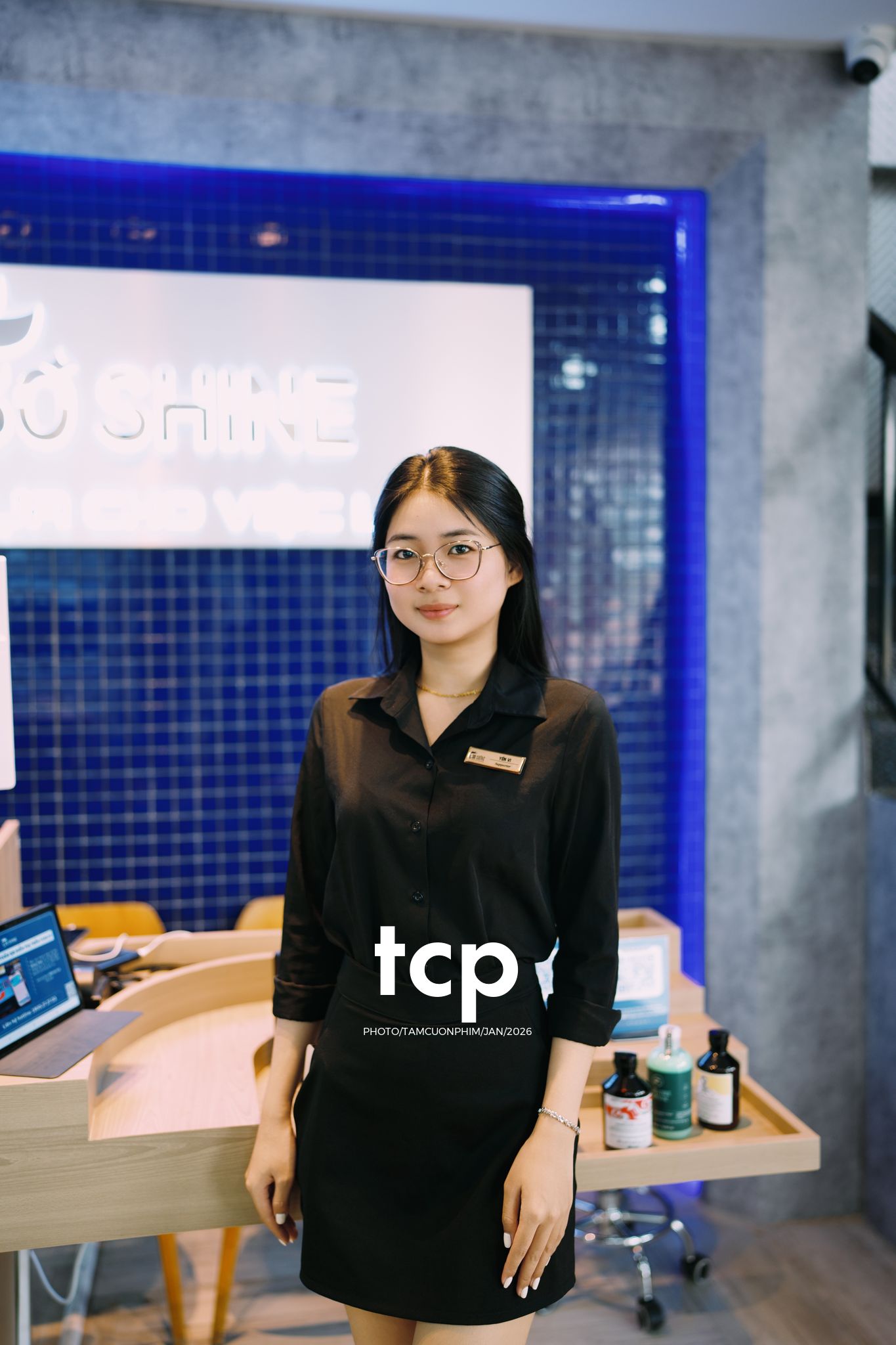 Tám Cuộn Phim - NHỊP ĐIỆU CỦA SỰ CHỈN CHU