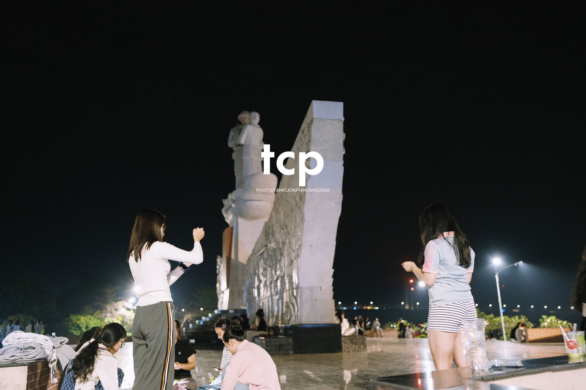 Tám Cuộn Phim - Nhịp sống ven sông đêm Cao Lãnh