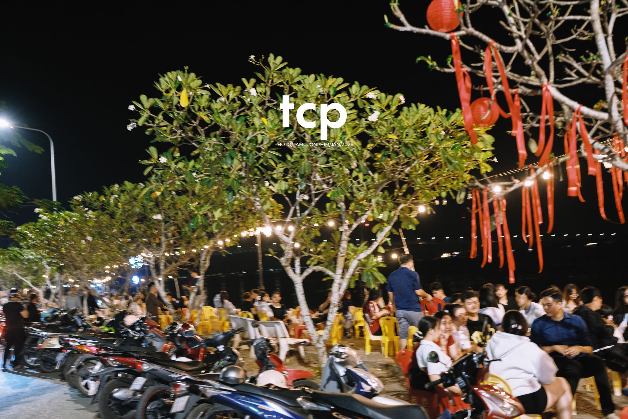 Tám Cuộn Phim - Nhịp sống ven sông đêm Cao Lãnh