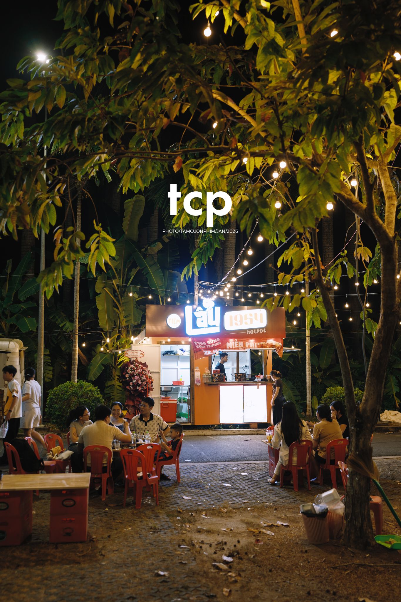 Tám Cuộn Phim - Nhịp sống ven sông đêm Cao Lãnh