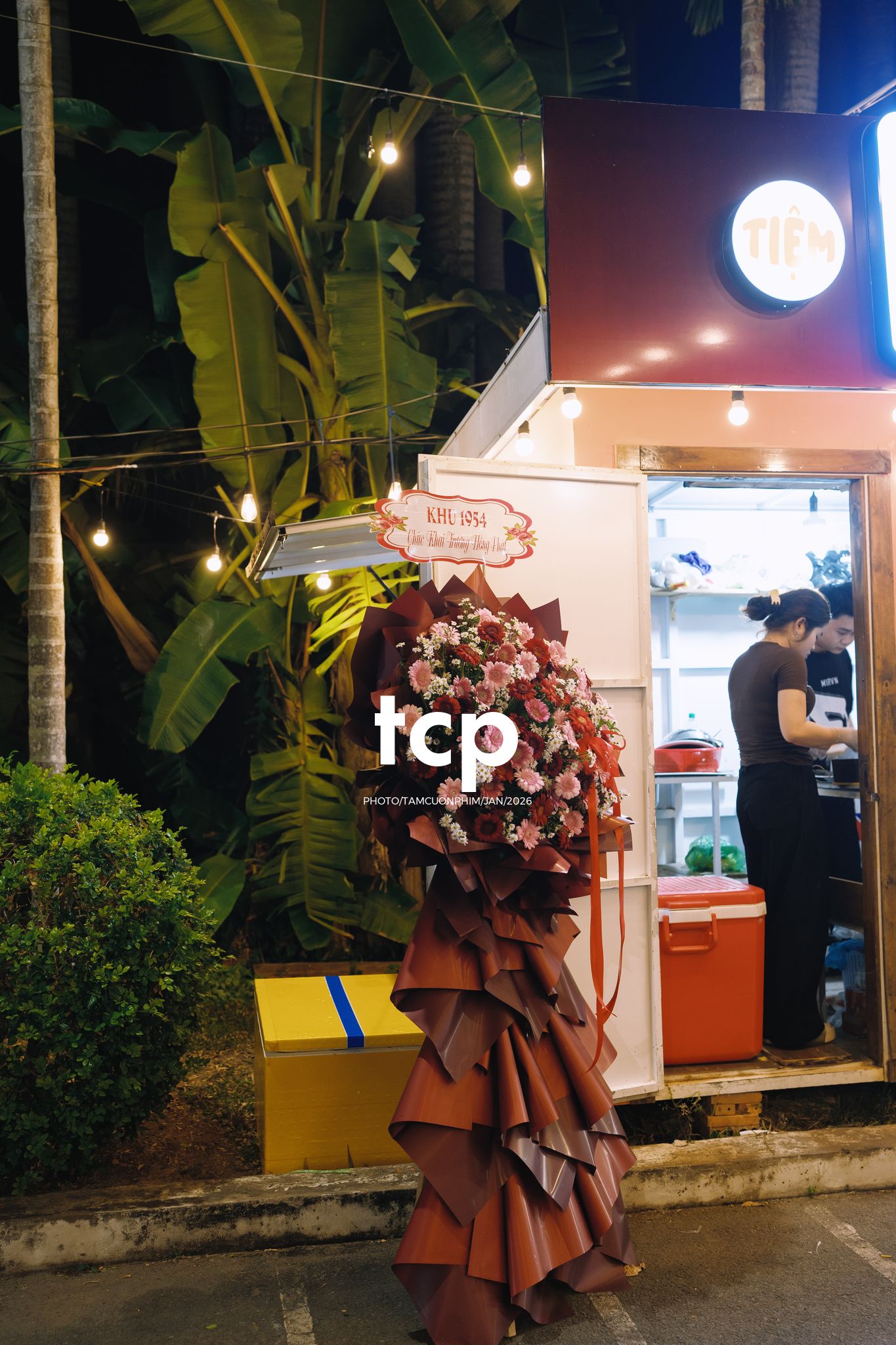 Tám Cuộn Phim - Nhịp sống ven sông đêm Cao Lãnh