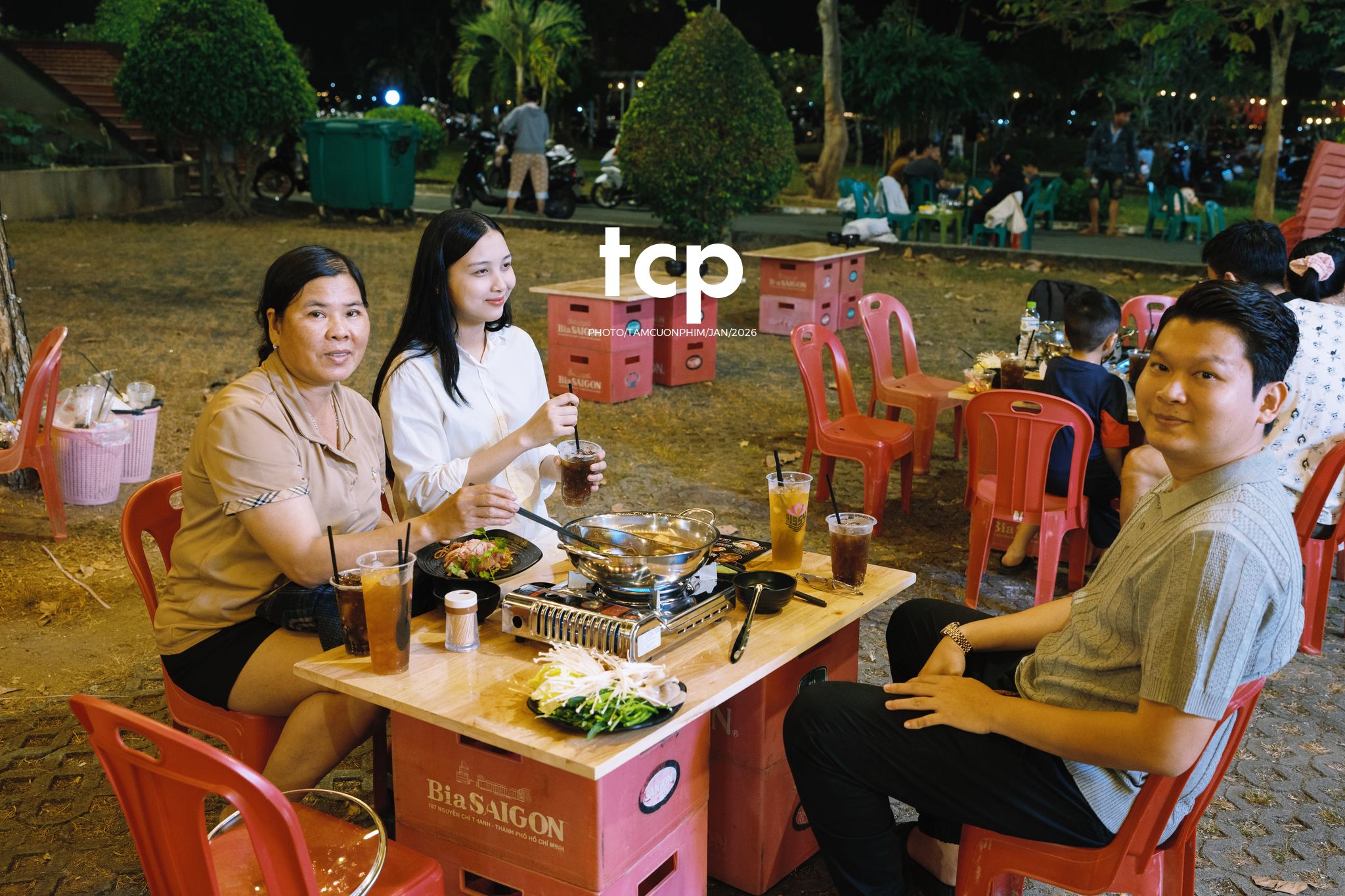 Tám Cuộn Phim - Nhịp sống ven sông đêm Cao Lãnh