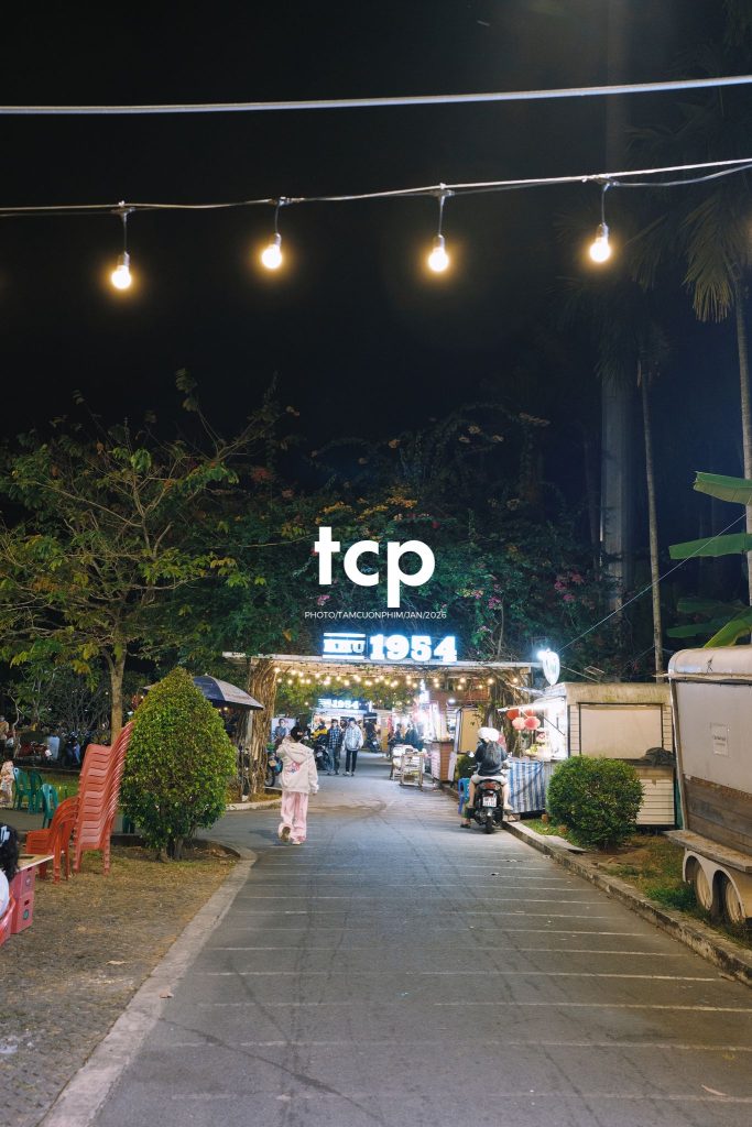 Tám Cuộn Phim - Nhịp sống ven sông đêm Cao Lãnh