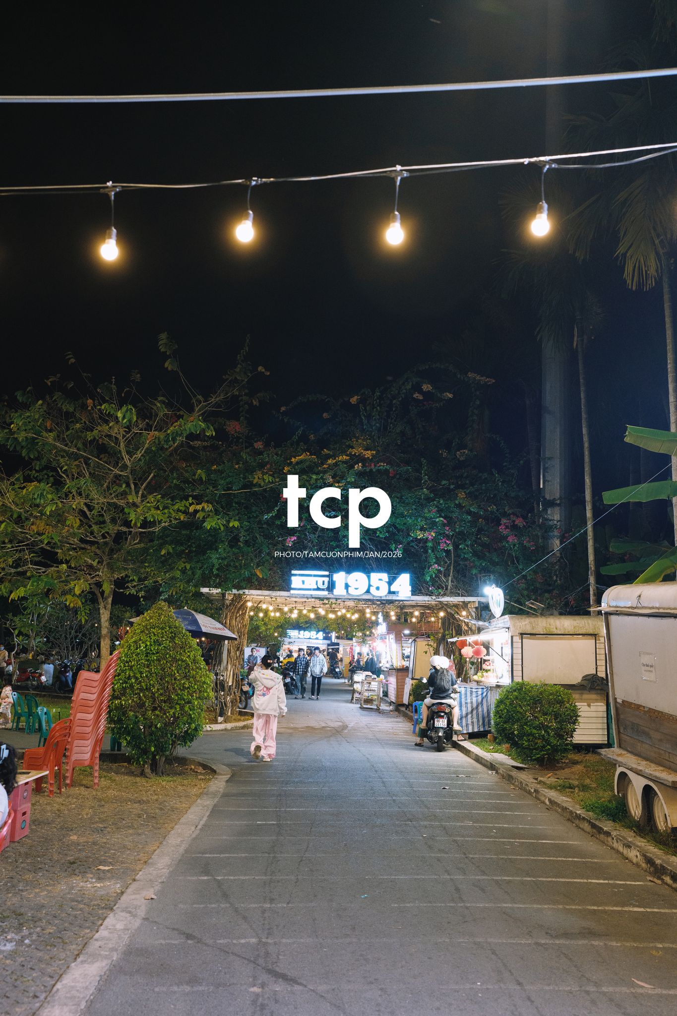 Tám Cuộn Phim - Nhịp sống ven sông đêm Cao Lãnh