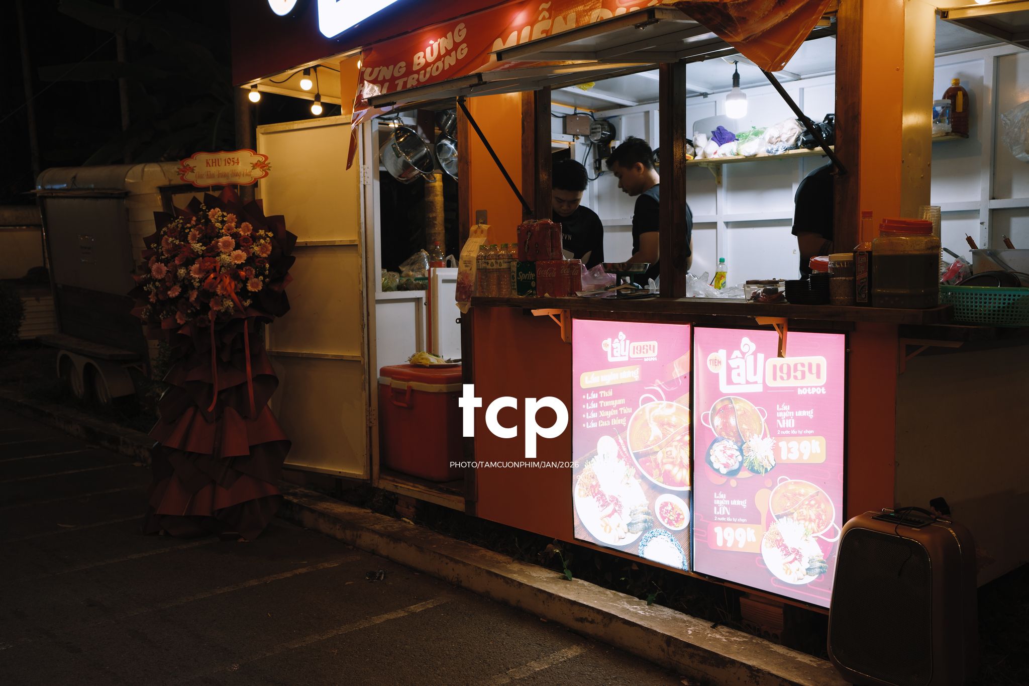 Tám Cuộn Phim - Nhịp sống ven sông đêm Cao Lãnh