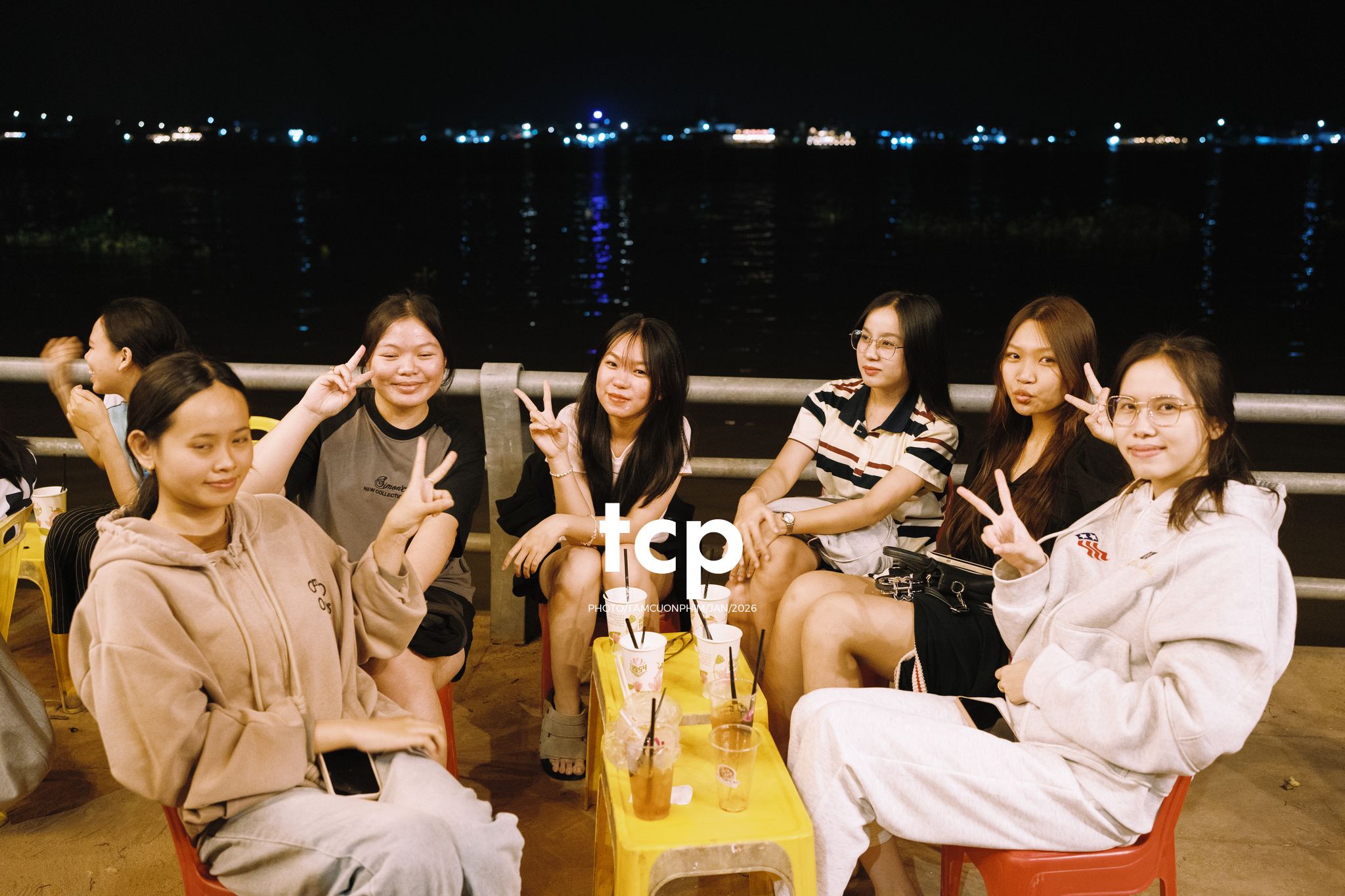 Tám Cuộn Phim - Nhịp sống ven sông đêm Cao Lãnh