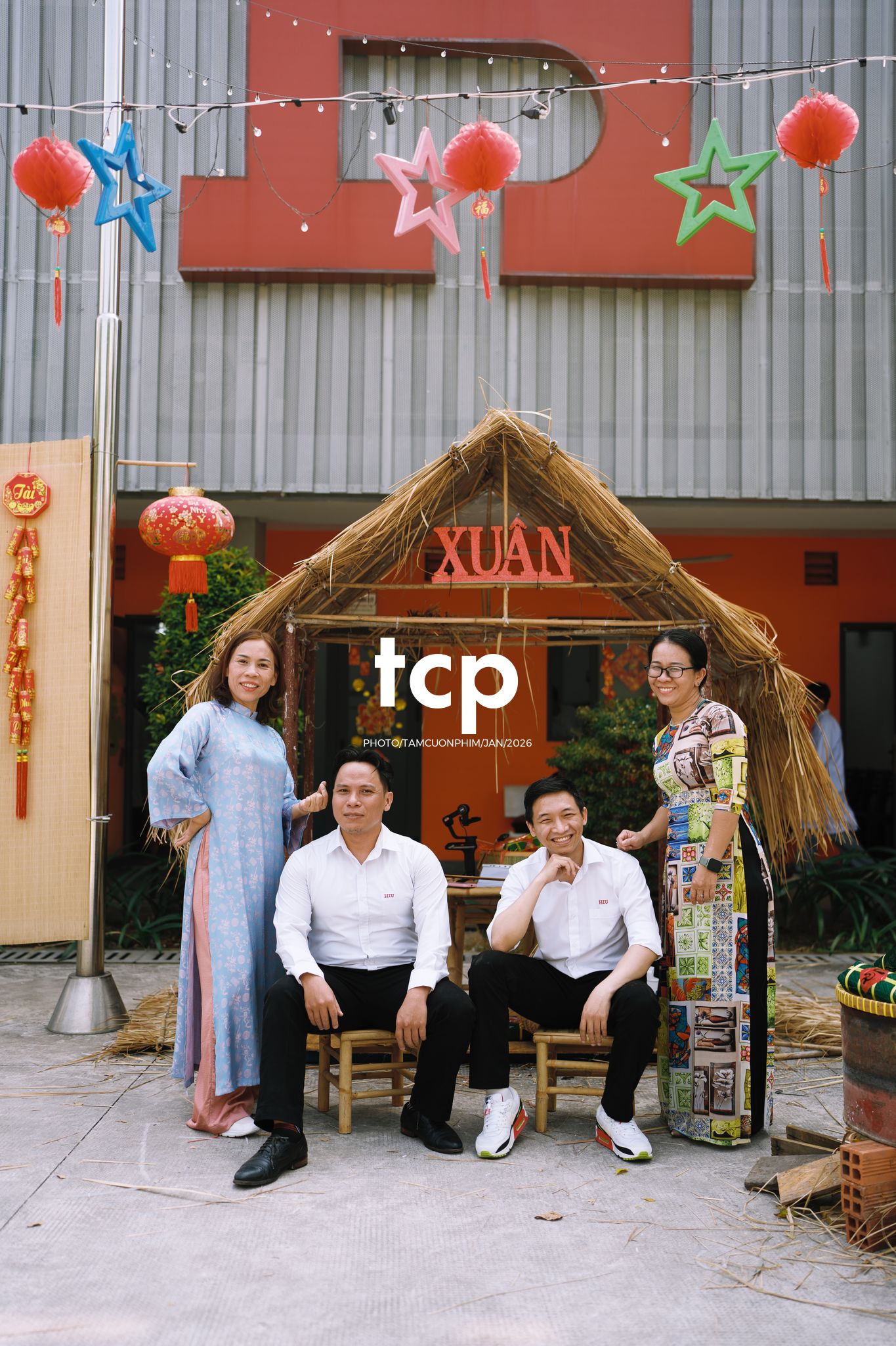 Tám Cuộn Phim - NHỊP ĐẬP MÙA LỄ HỘI TRÊN NỀN CÔNG NGHIỆP