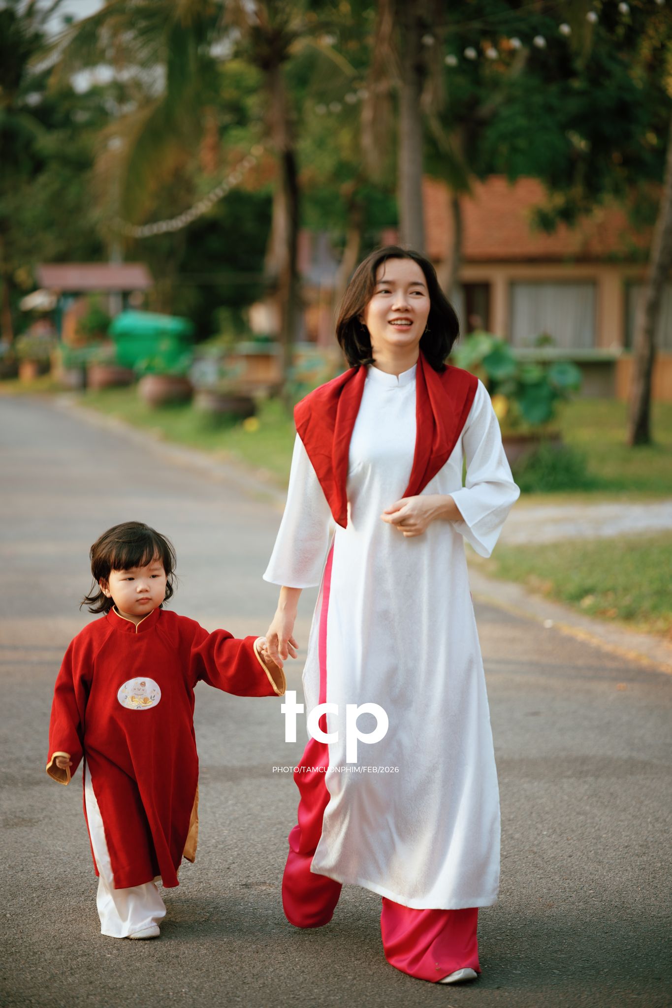 Tám Cuộn Phim - Khi tiểu công chúa là "đạo diễn" còn mẹ là "fan cứng"