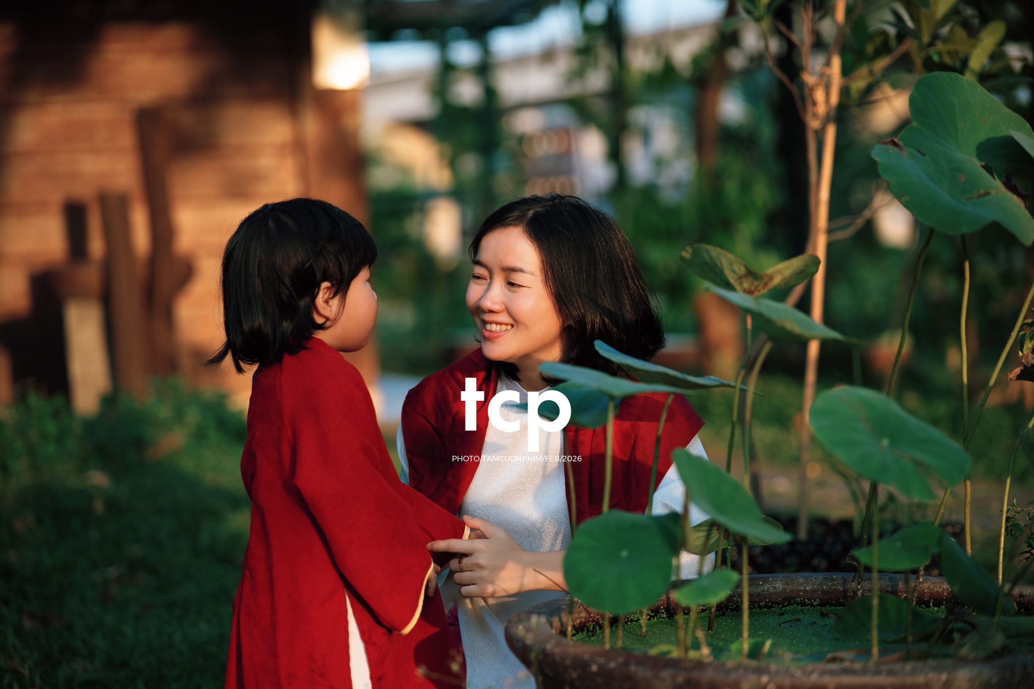 Tám Cuộn Phim - Khi tiểu công chúa là "đạo diễn" còn mẹ là "fan cứng"