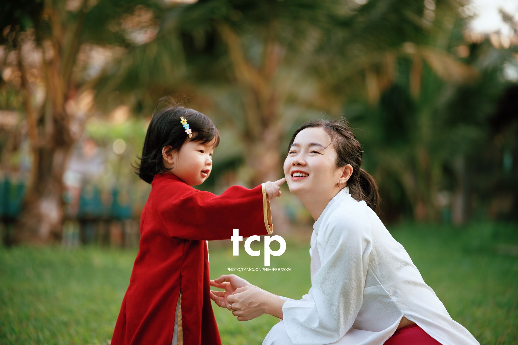 Tám Cuộn Phim - Khi tiểu công chúa là "đạo diễn" còn mẹ là "fan cứng"