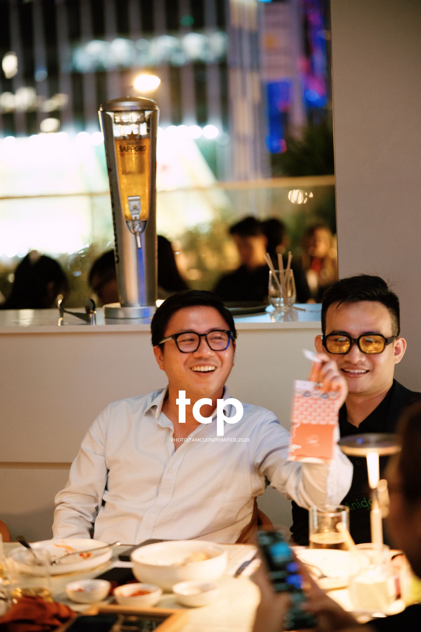 Tám Cuộn Phim - Chiếc micro được chuyền tay và lời chúc cuối năm