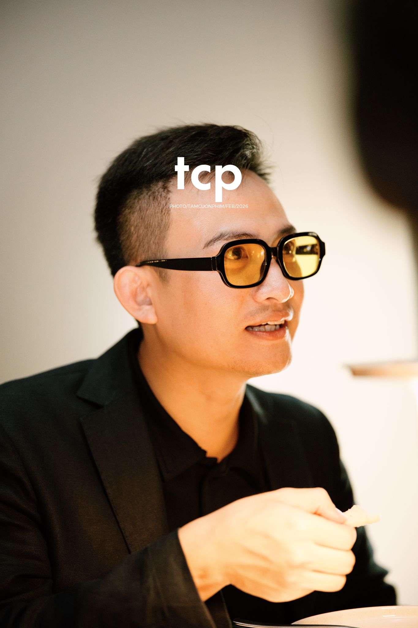 Tám Cuộn Phim - Chiếc micro được chuyền tay và lời chúc cuối năm