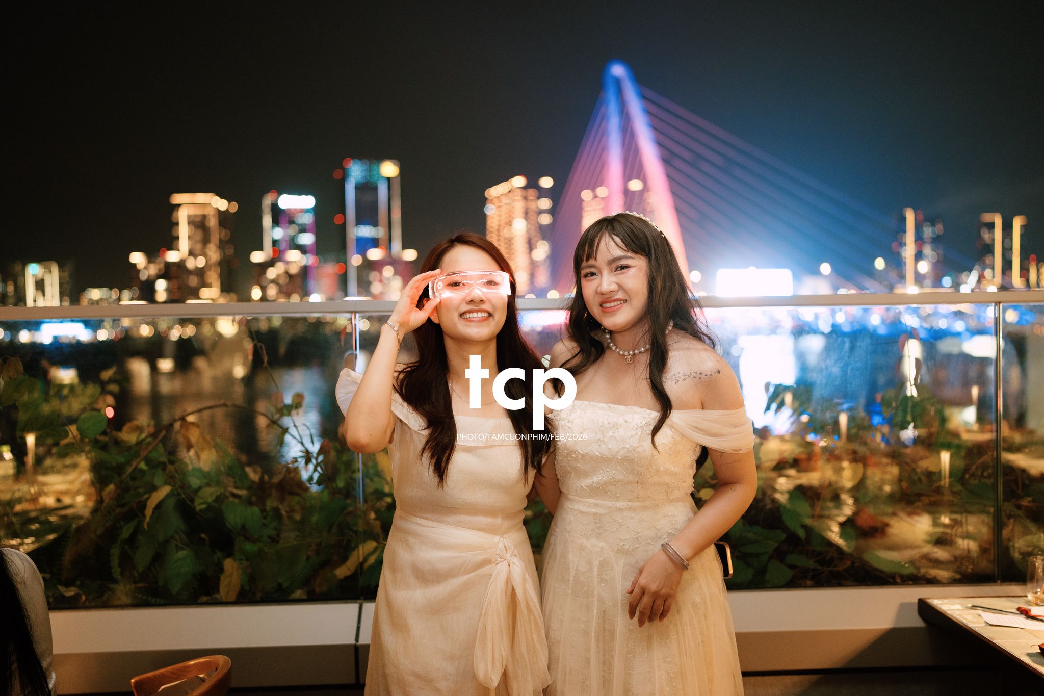 Tám Cuộn Phim - Chiếc micro được chuyền tay và lời chúc cuối năm