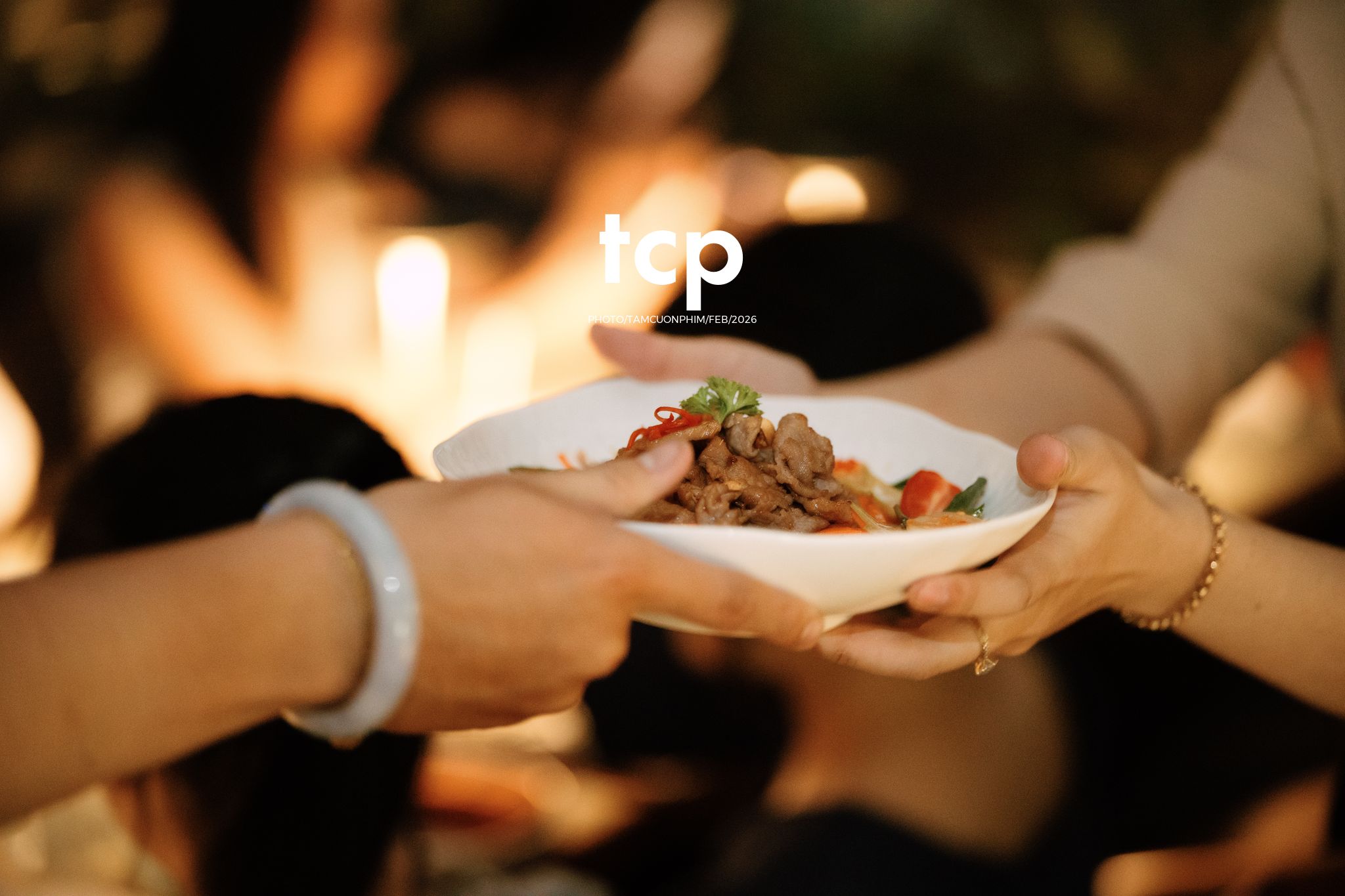 Tám Cuộn Phim - Chiếc micro được chuyền tay và lời chúc cuối năm