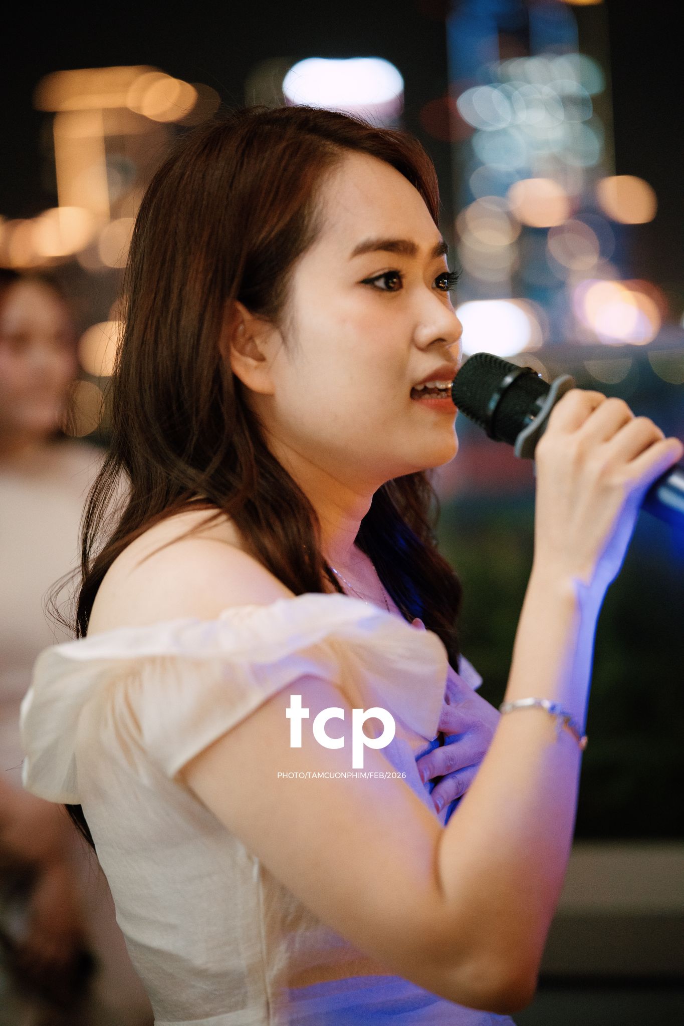 Tám Cuộn Phim - Chiếc micro được chuyền tay và lời chúc cuối năm