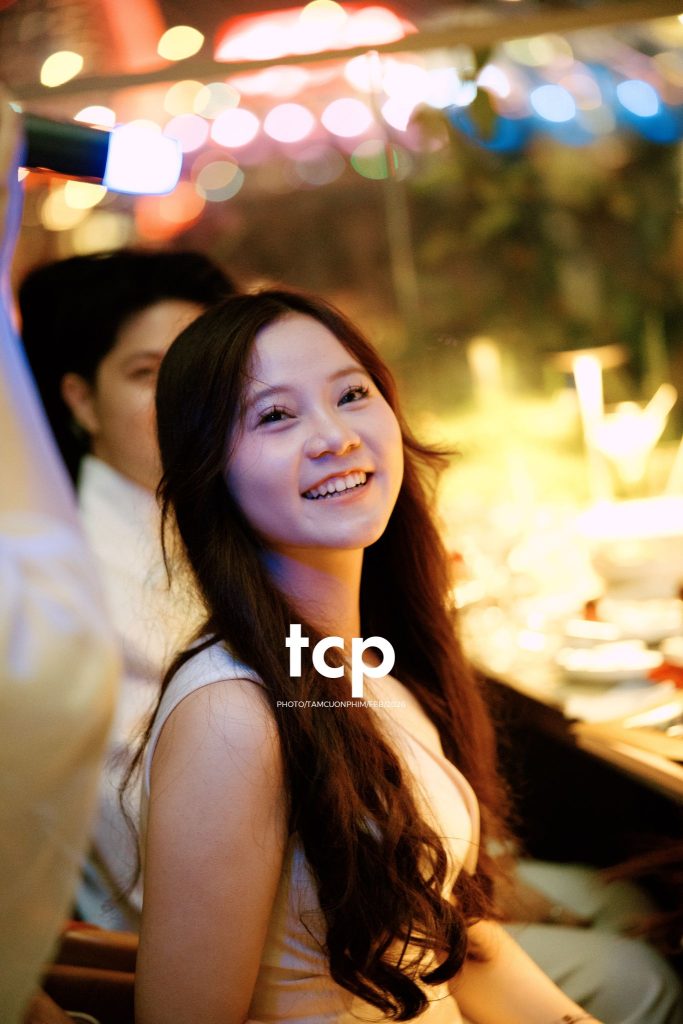 Tám Cuộn Phim - Chiếc micro được chuyền tay và lời chúc cuối năm