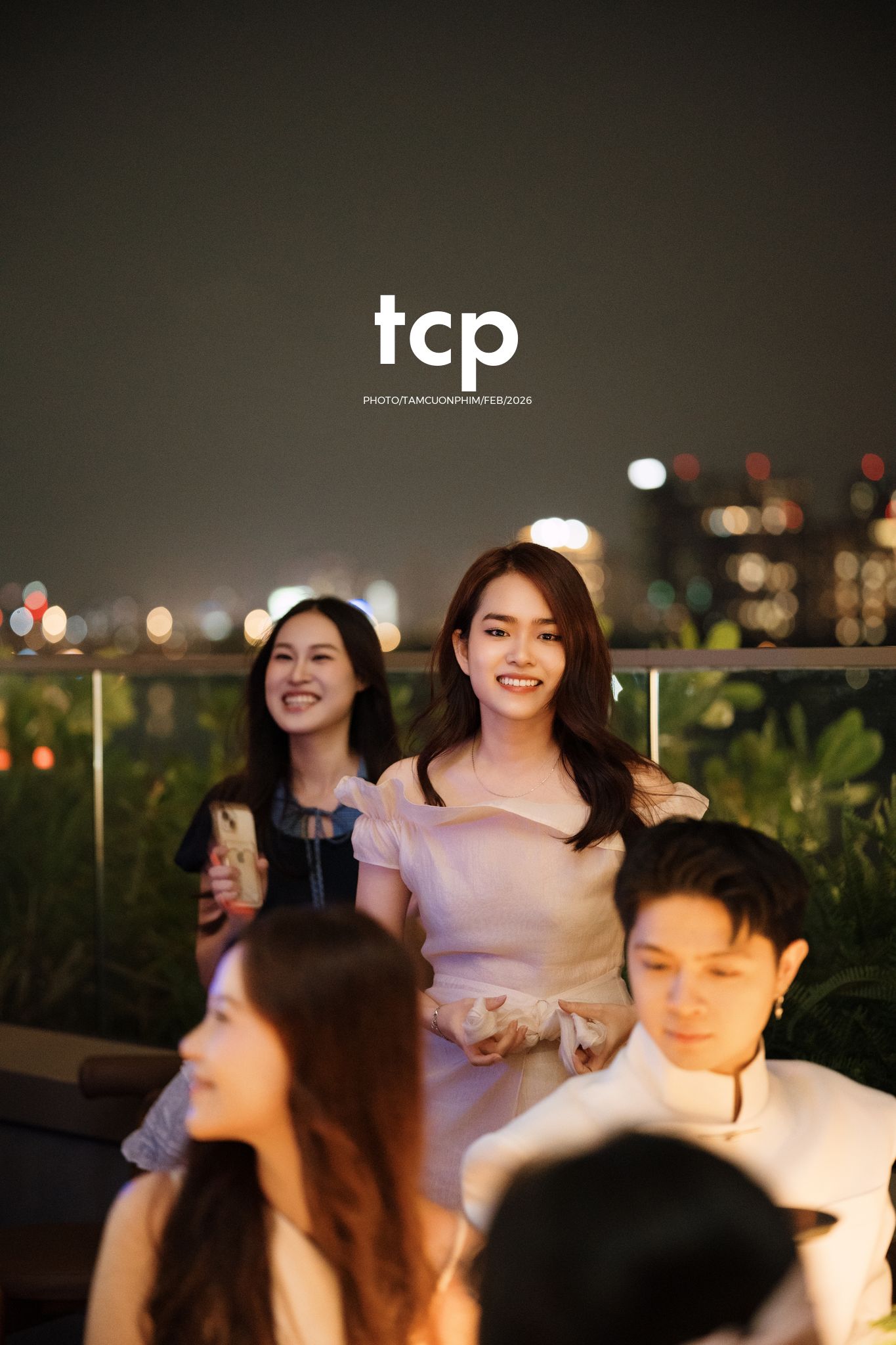 Tám Cuộn Phim - Chiếc micro được chuyền tay và lời chúc cuối năm