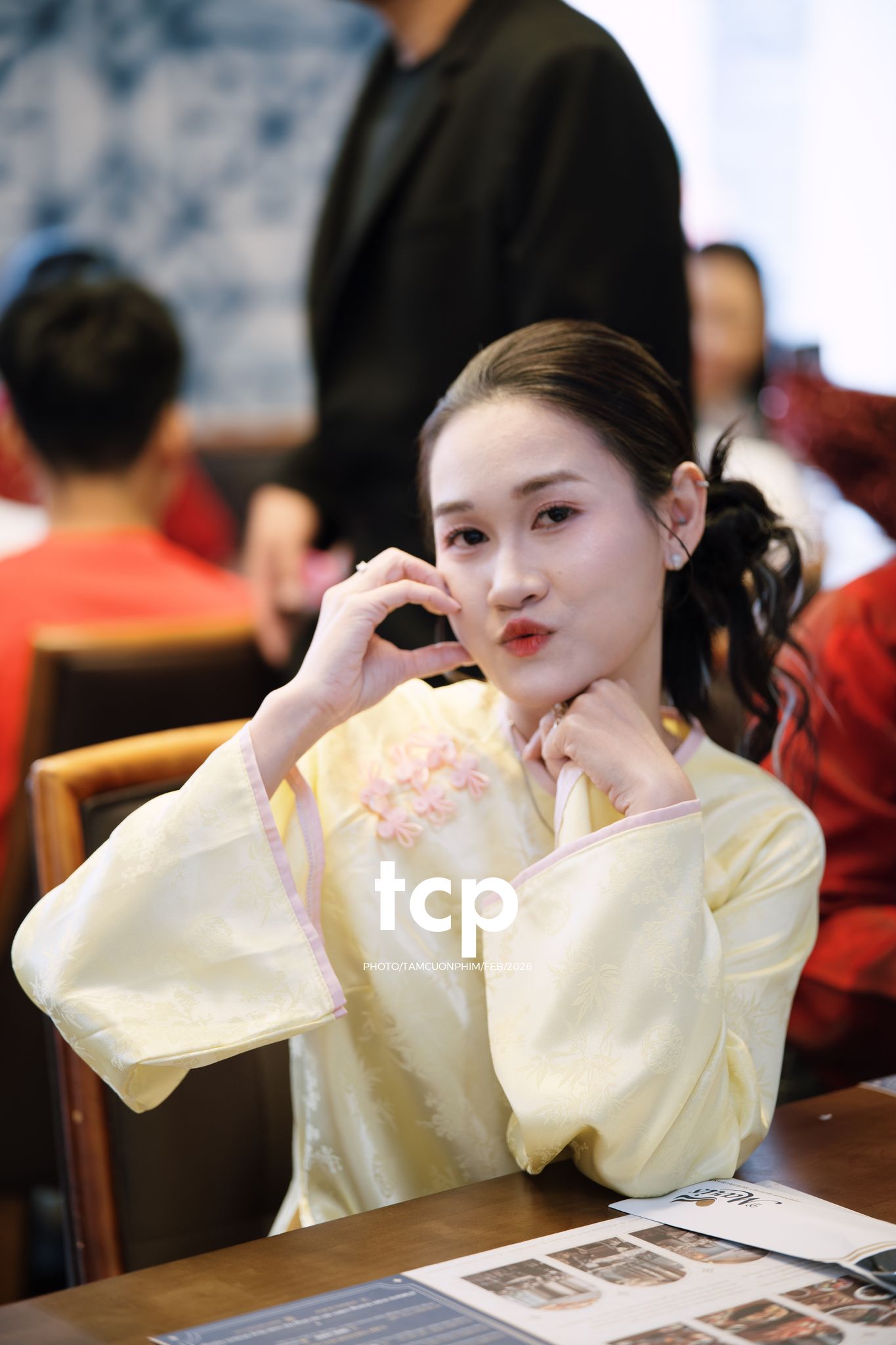 Tám Cuộn Phim - Giật ngay giải nhất trước khi cạn ly