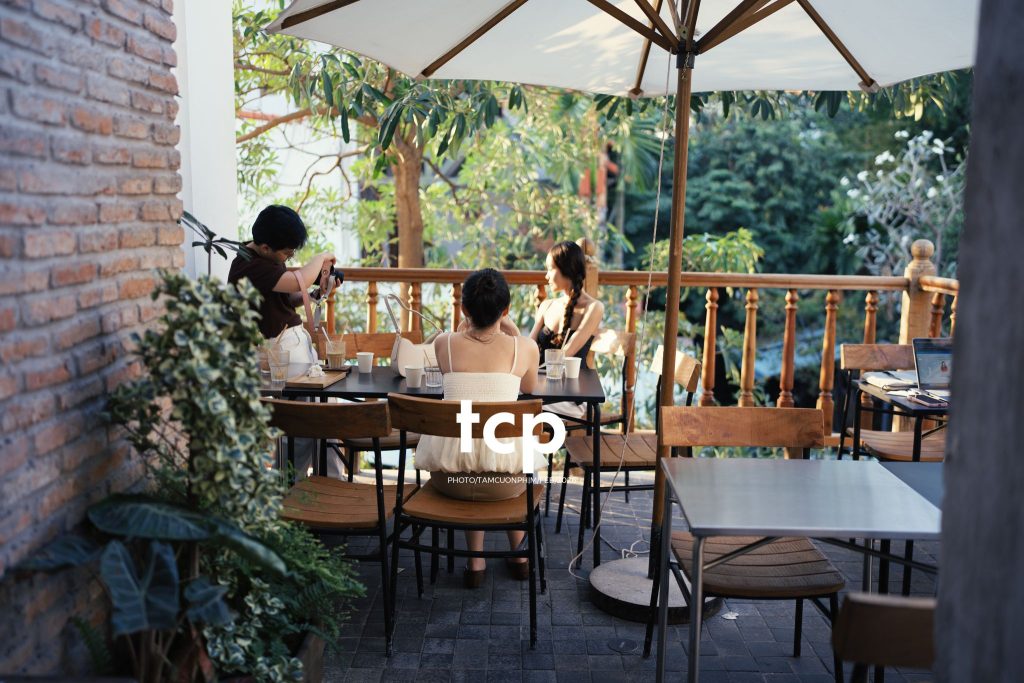 Tám Cuộn Phim - Gói trọn những dư vị ngọt ngào của ngày đầu năm