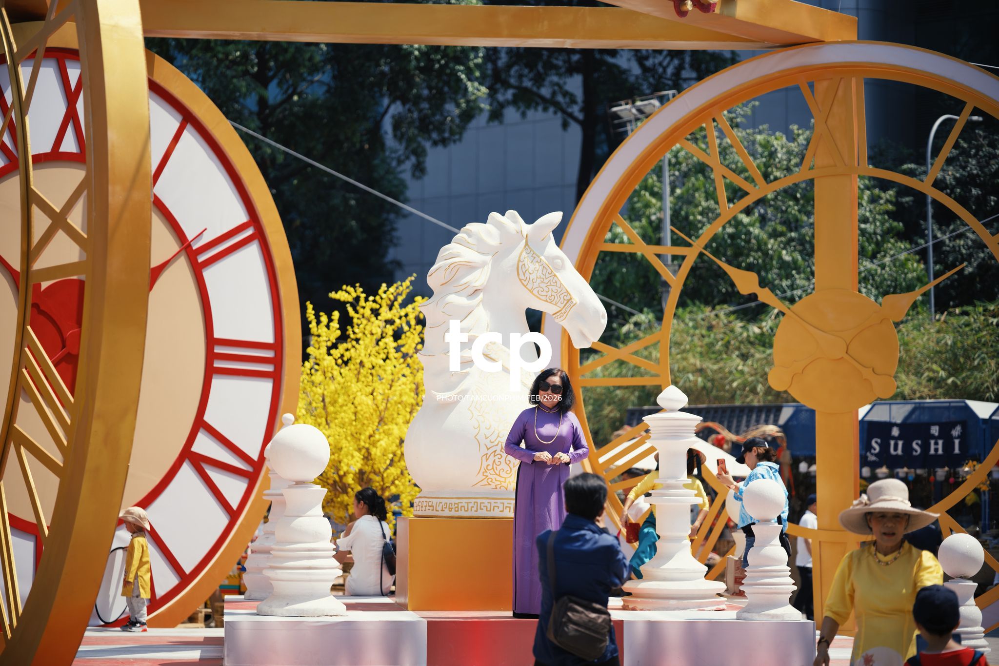 Tám Cuộn Phim - Gói trọn những dư vị ngọt ngào của ngày đầu năm