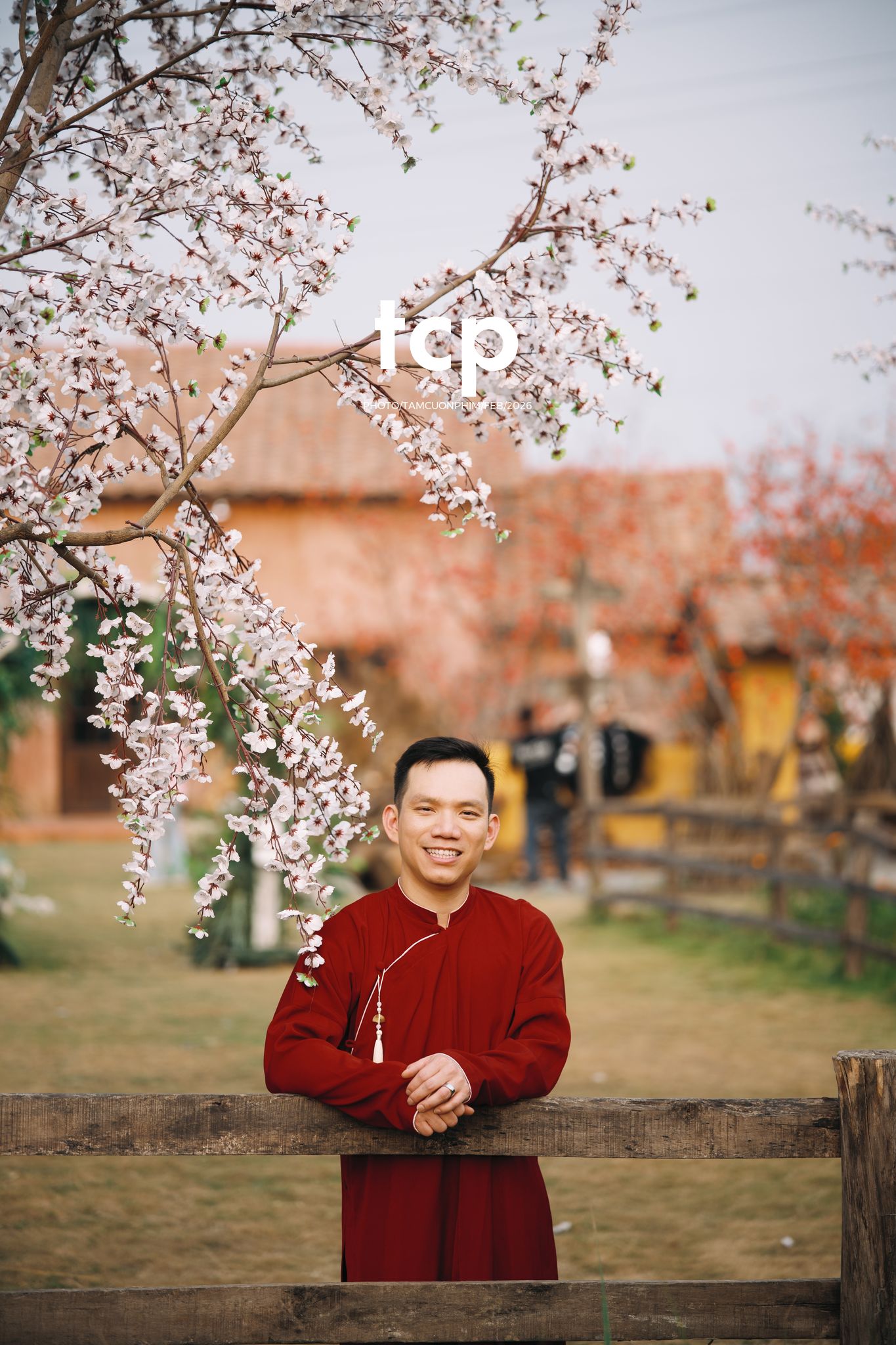 Tám Cuộn Phim - Nét mực vừa dứt trên mặt giấy dó