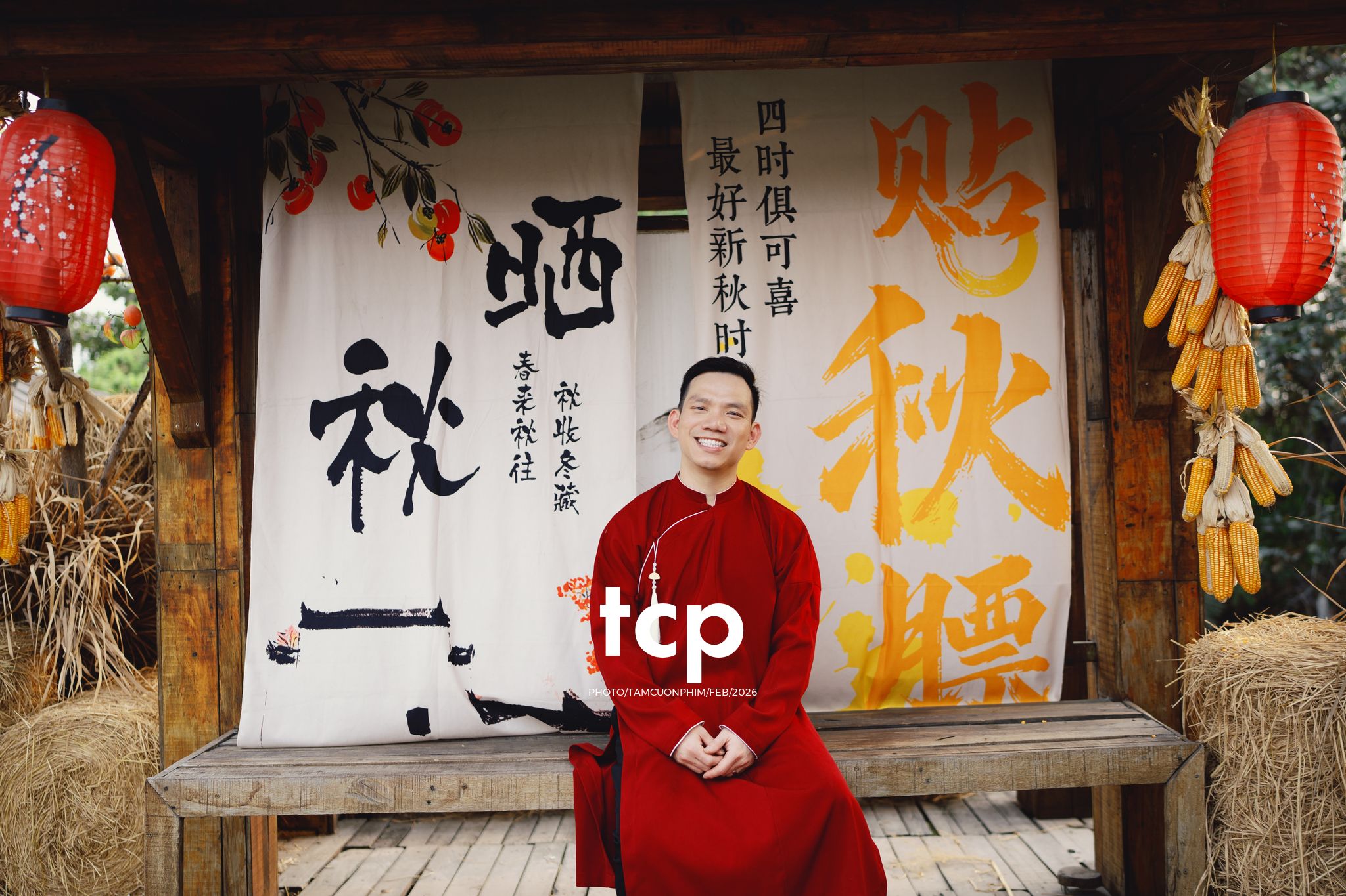 Tám Cuộn Phim - Nét mực vừa dứt trên mặt giấy dó