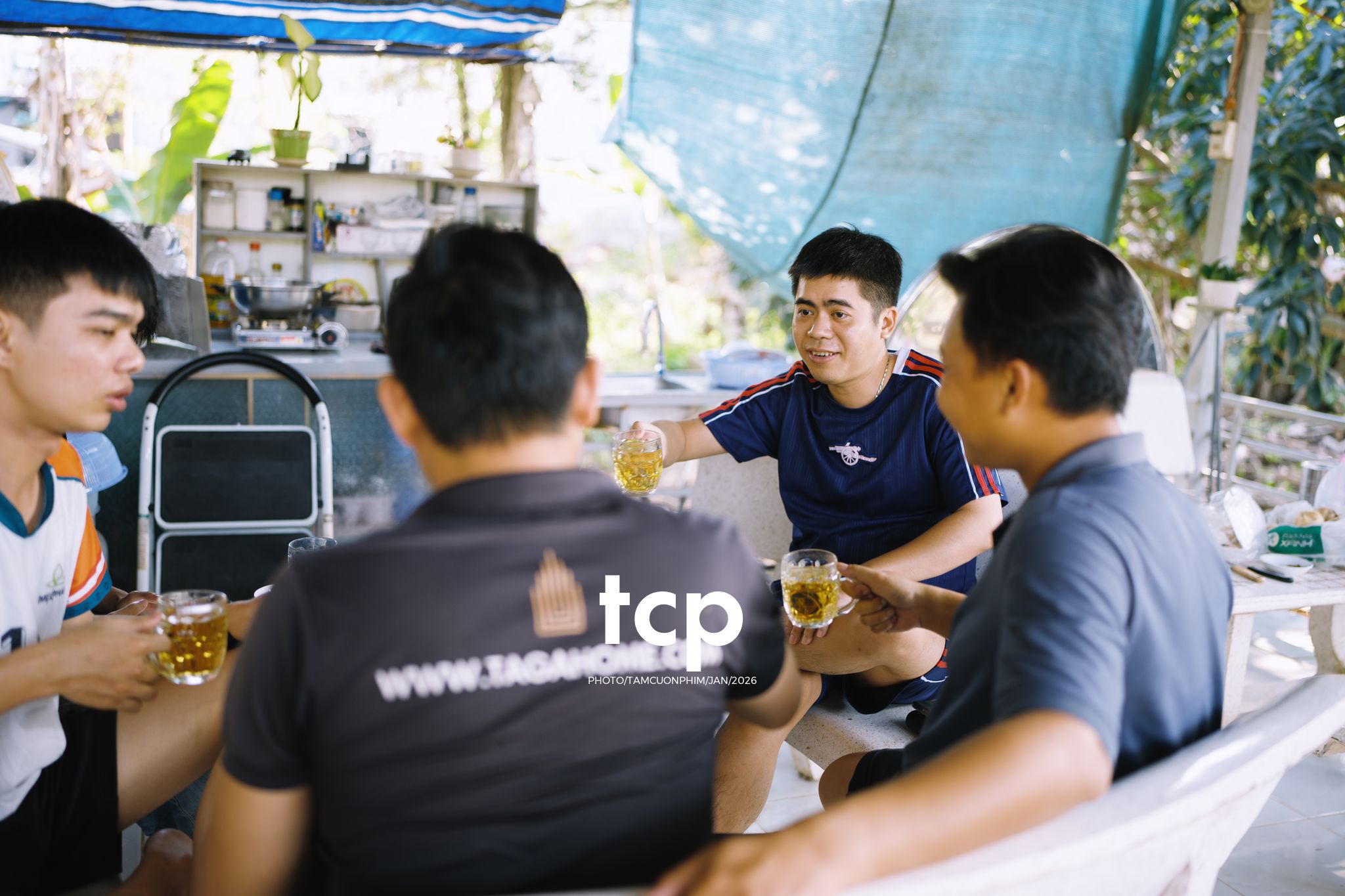 Tám Cuộn Phim - Khi "boss" cũng biết tạo dáng đón xuân về!