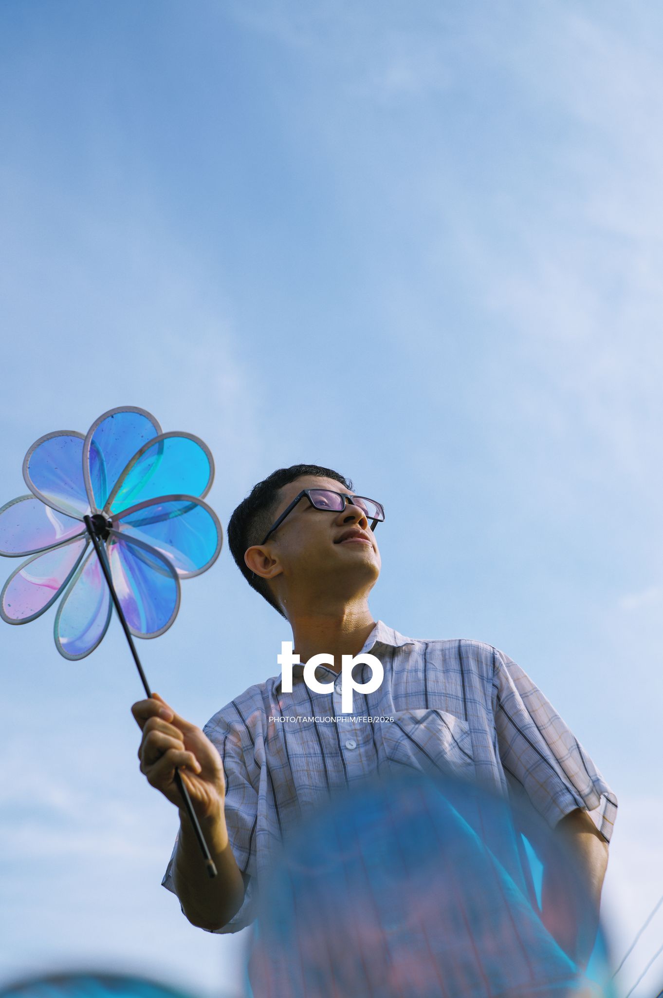 Tám Cuộn Phim - Nắng chiều và những khoảng lặng