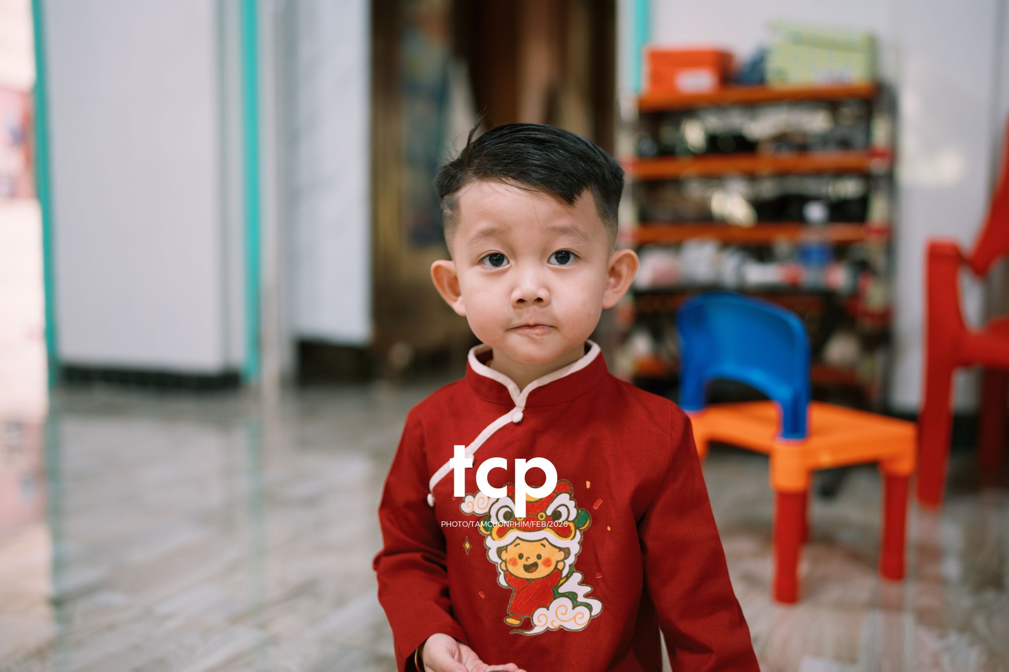 Tám Cuộn Phim - Sắc Vàng Trong Độ Phơi Sáng Miền Tây