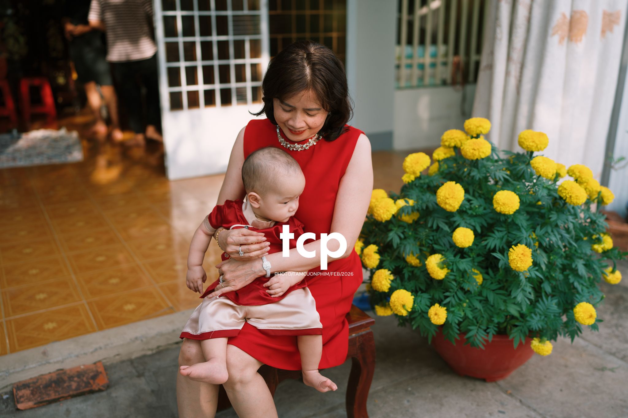 Tám Cuộn Phim - Còn gì ấm áp hơn nụ cười của cả nhà ngày đầu năm?