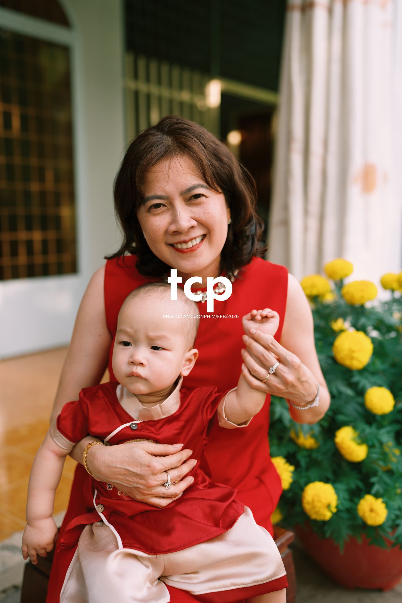 Tám Cuộn Phim - Còn gì ấm áp hơn nụ cười của cả nhà ngày đầu năm?