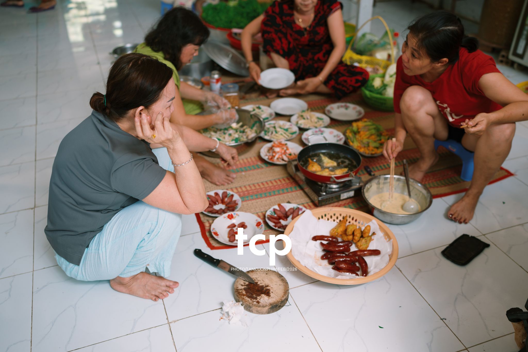 Tám Cuộn Phim - Còn gì ấm áp hơn nụ cười của cả nhà ngày đầu năm?